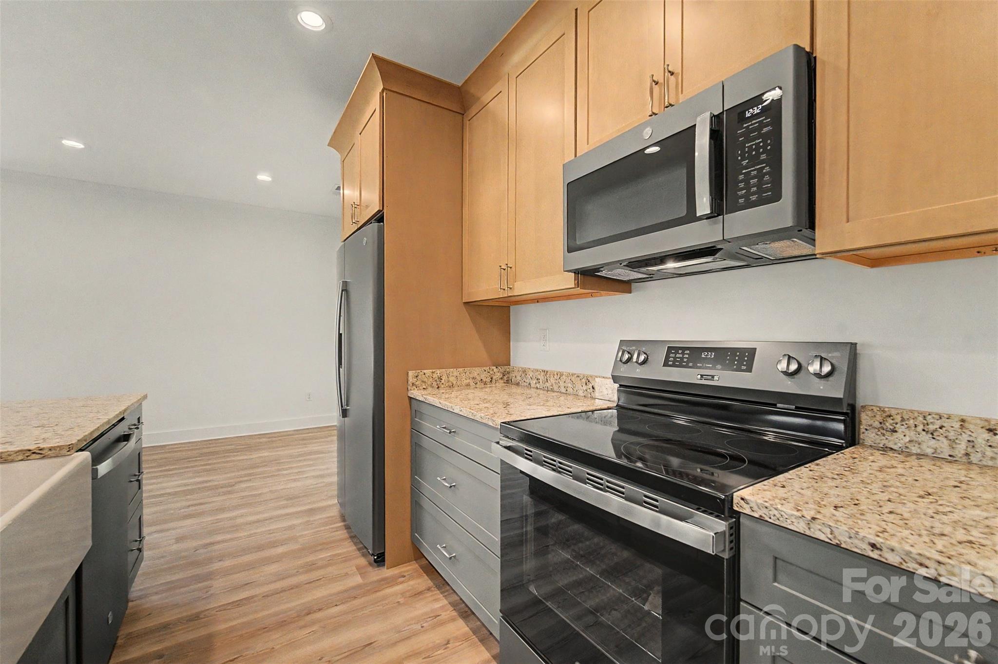 99 Junes Way — Waynesville