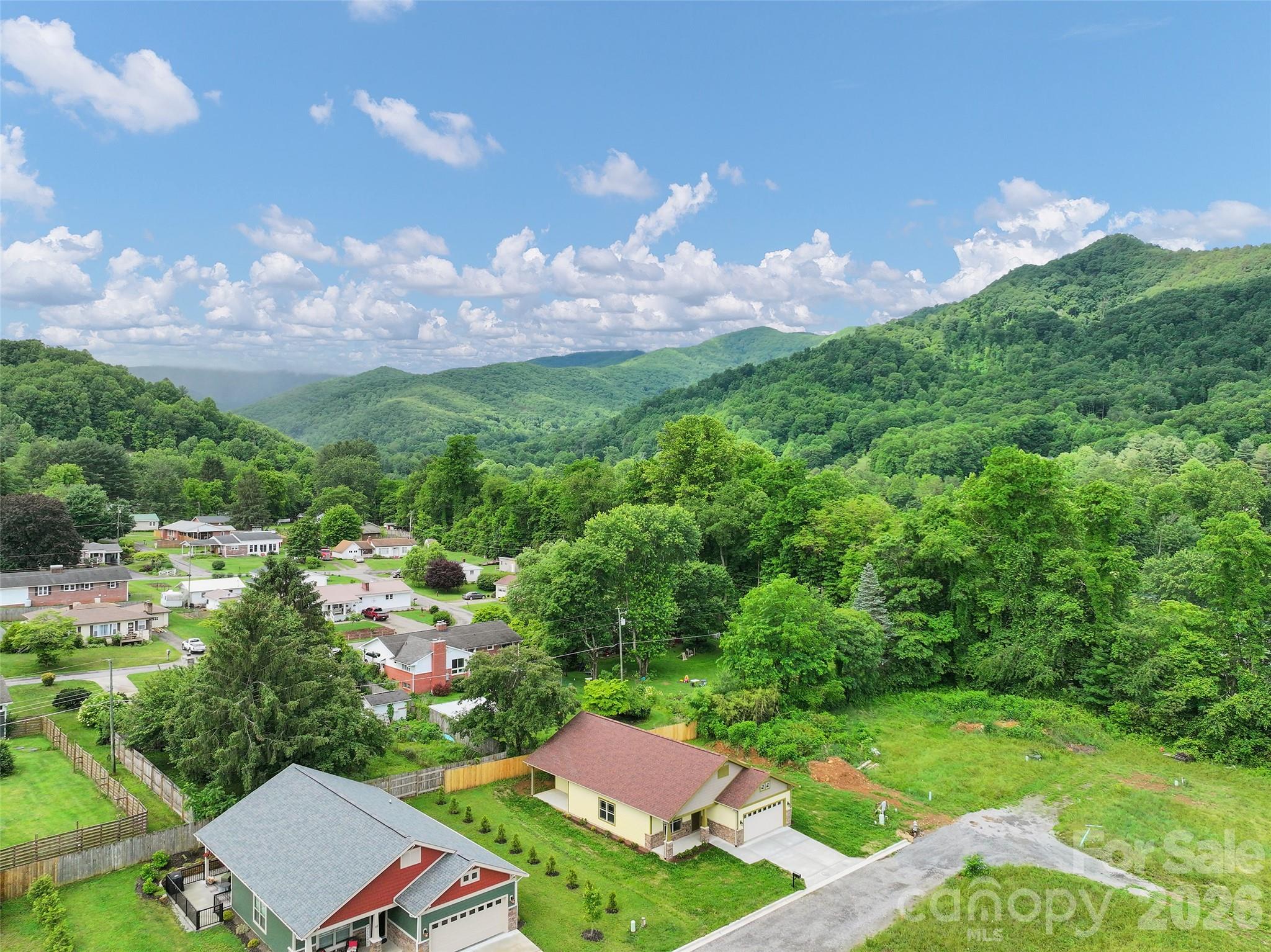99 Junes Way — Waynesville