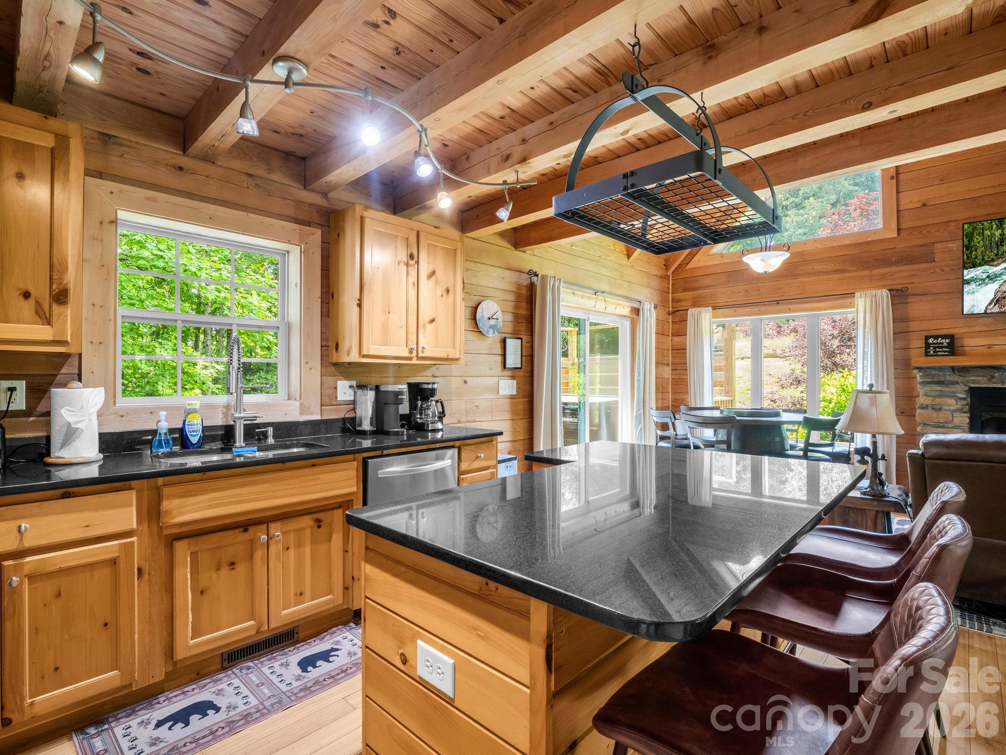 165 Dream Road — Hendersonville