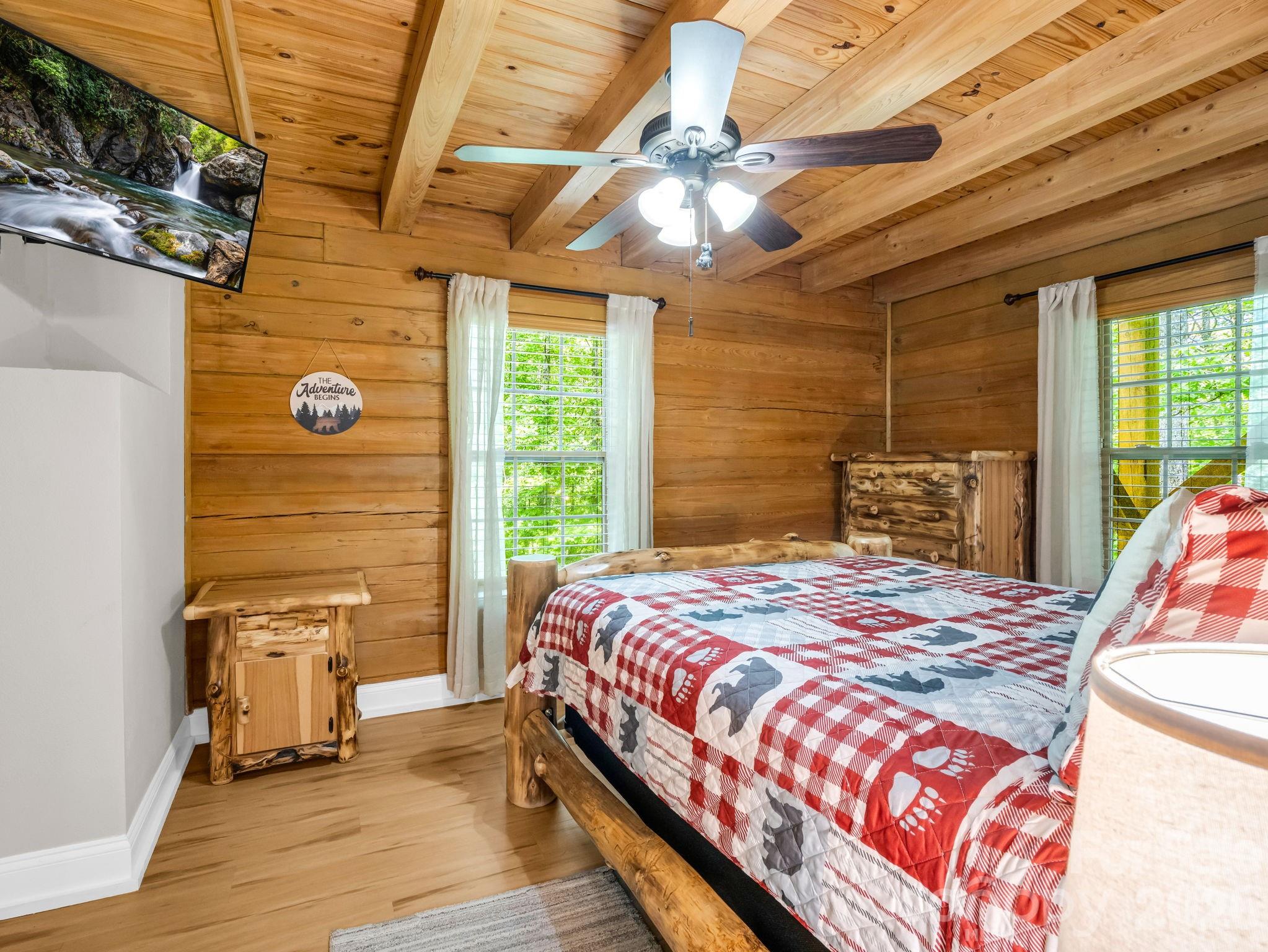 165 Dream Road — Hendersonville