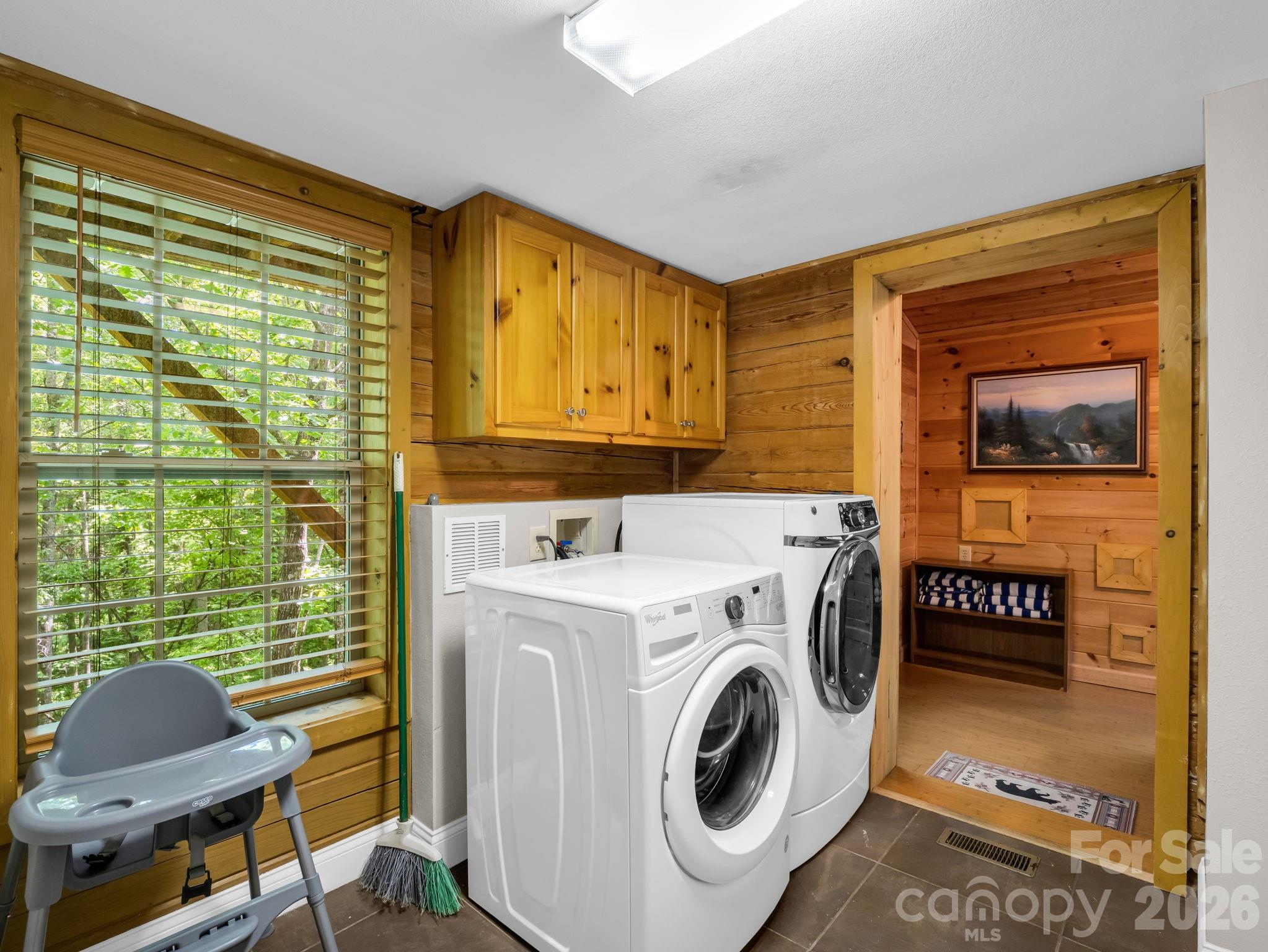 165 Dream Road — Hendersonville