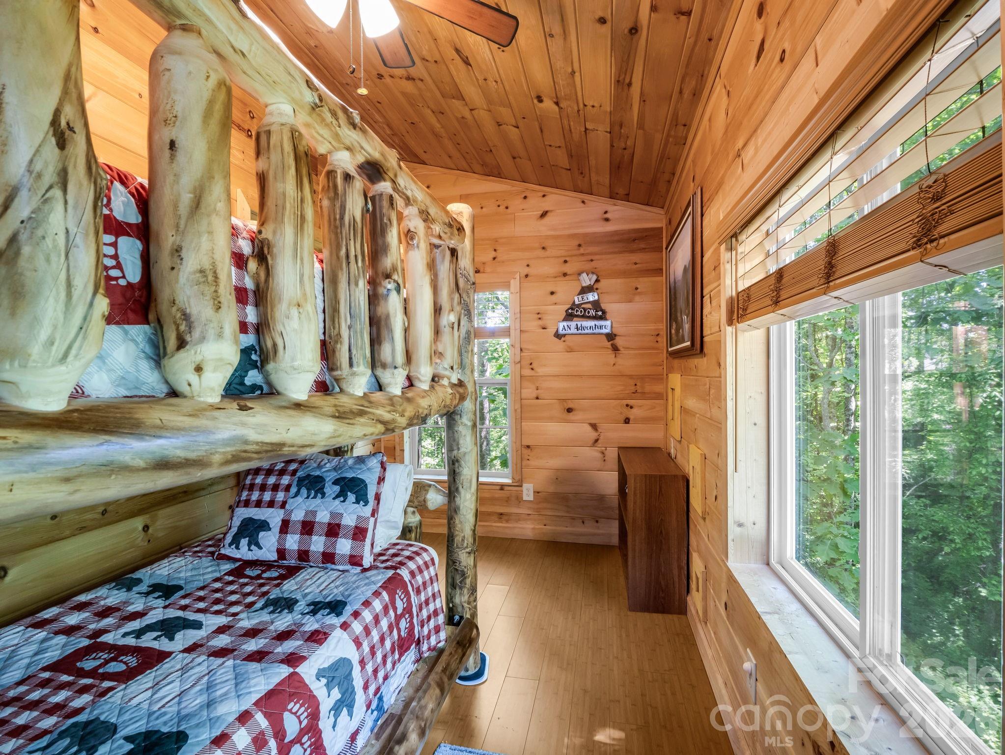 165 Dream Road — Hendersonville