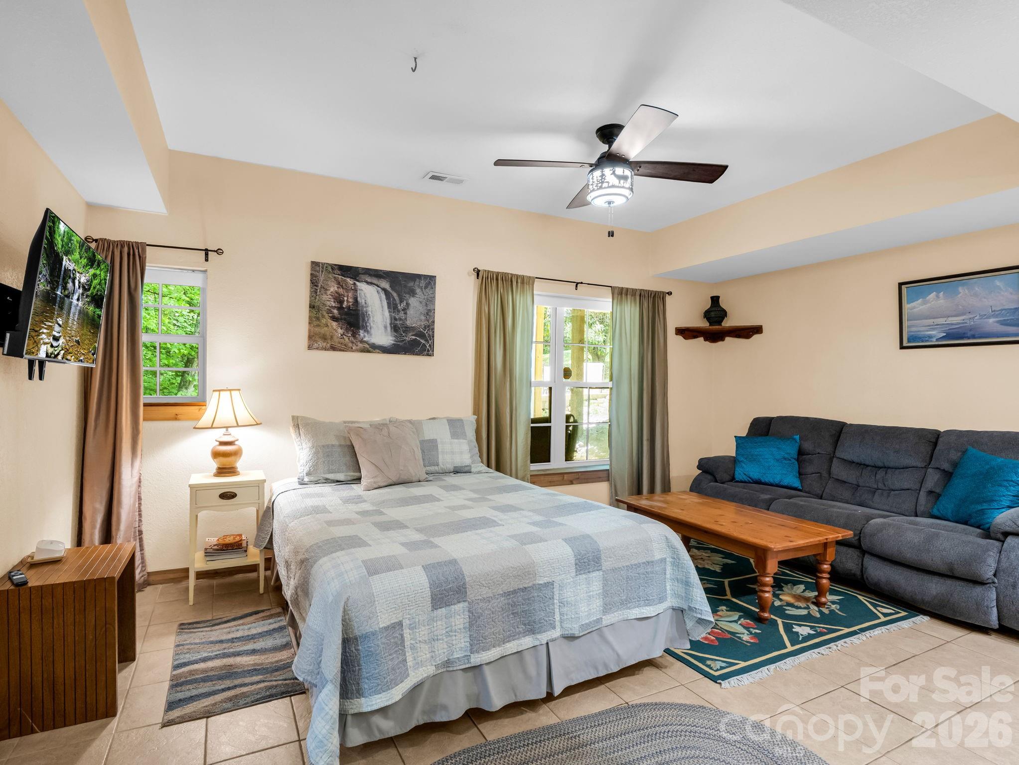 165 Dream Road — Hendersonville