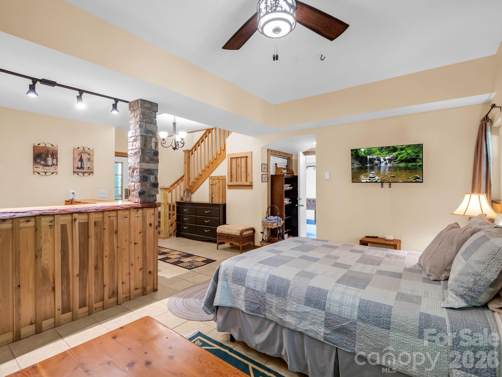 165 Dream Road — Hendersonville