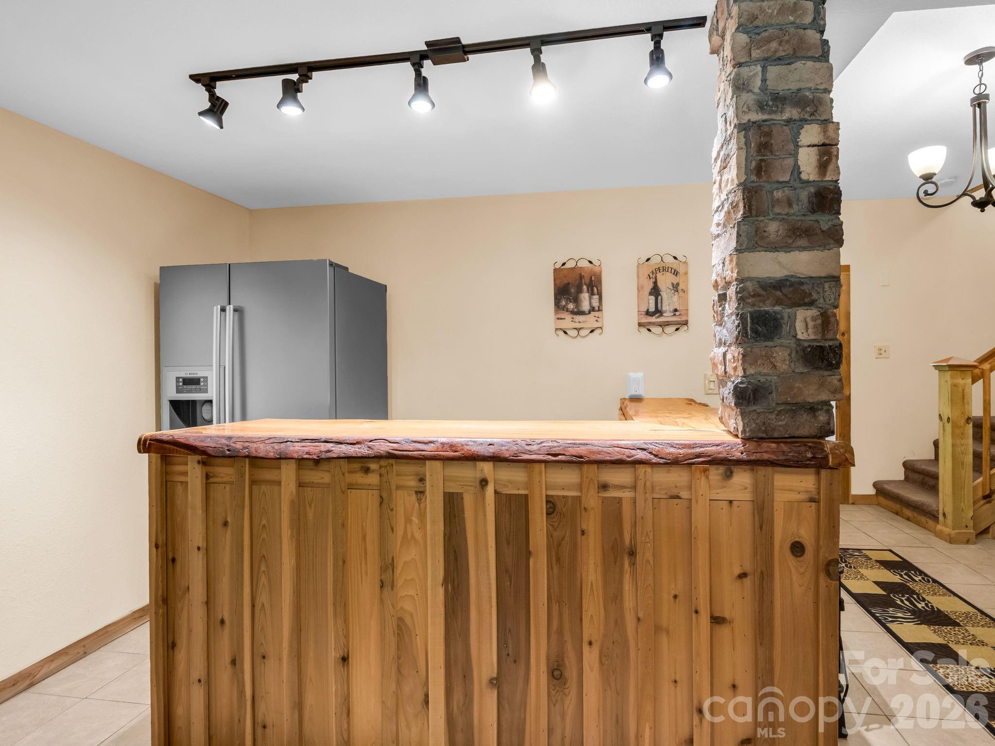 165 Dream Road — Hendersonville