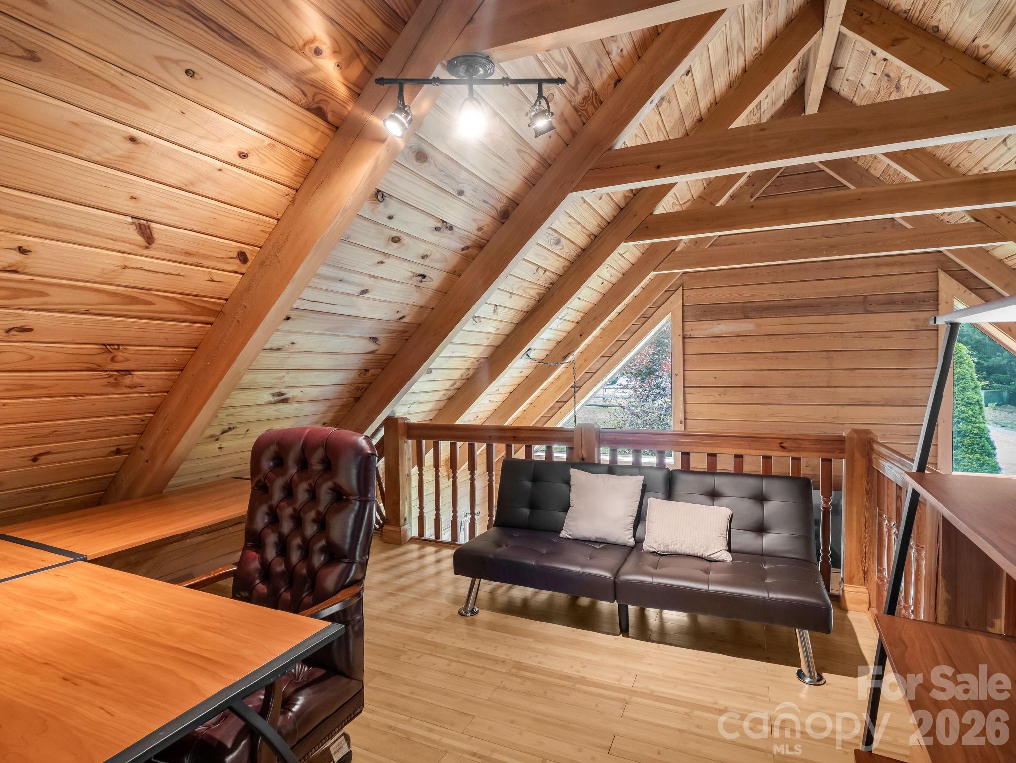 165 Dream Road — Hendersonville