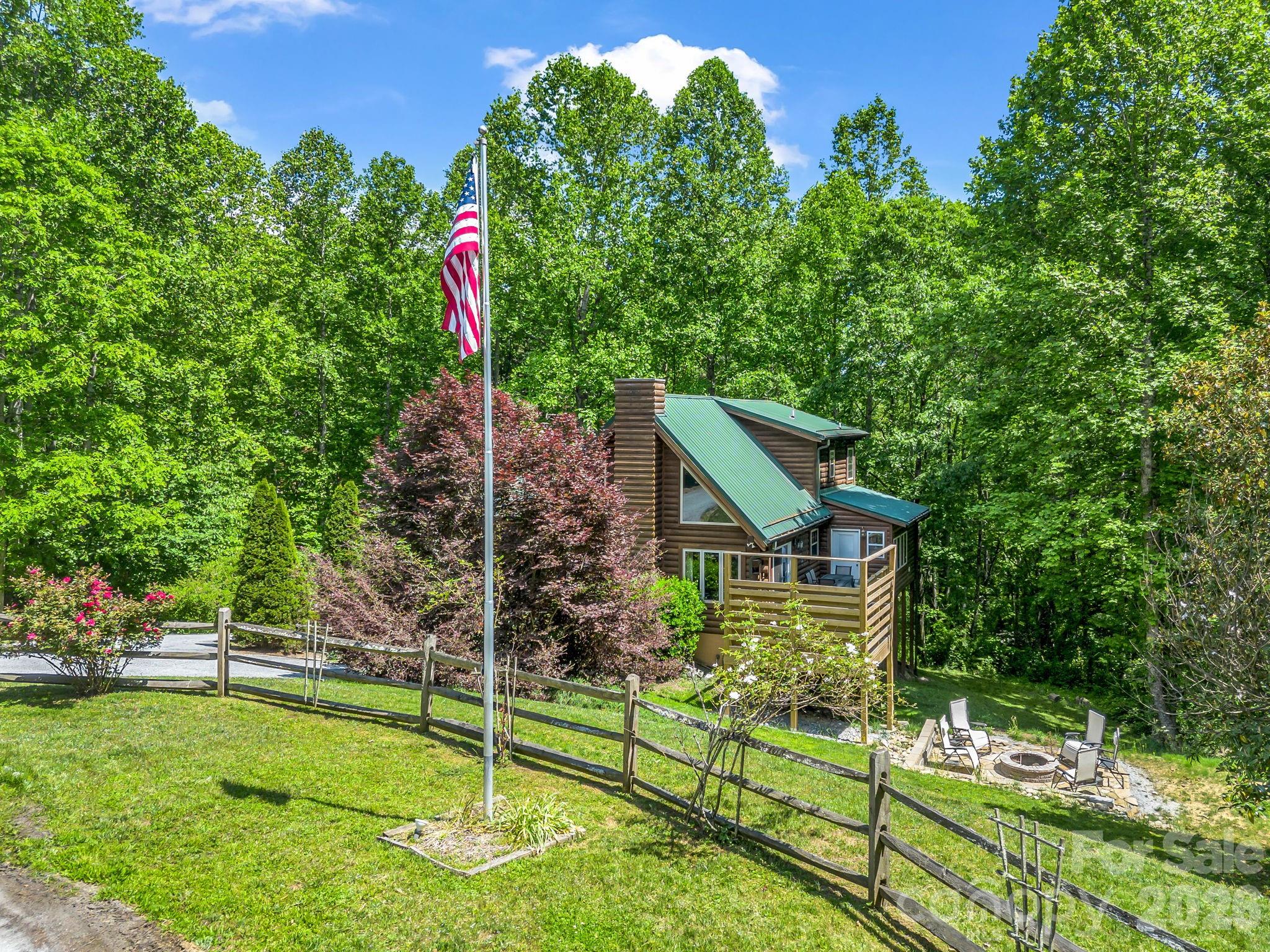 165 Dream Road — Hendersonville