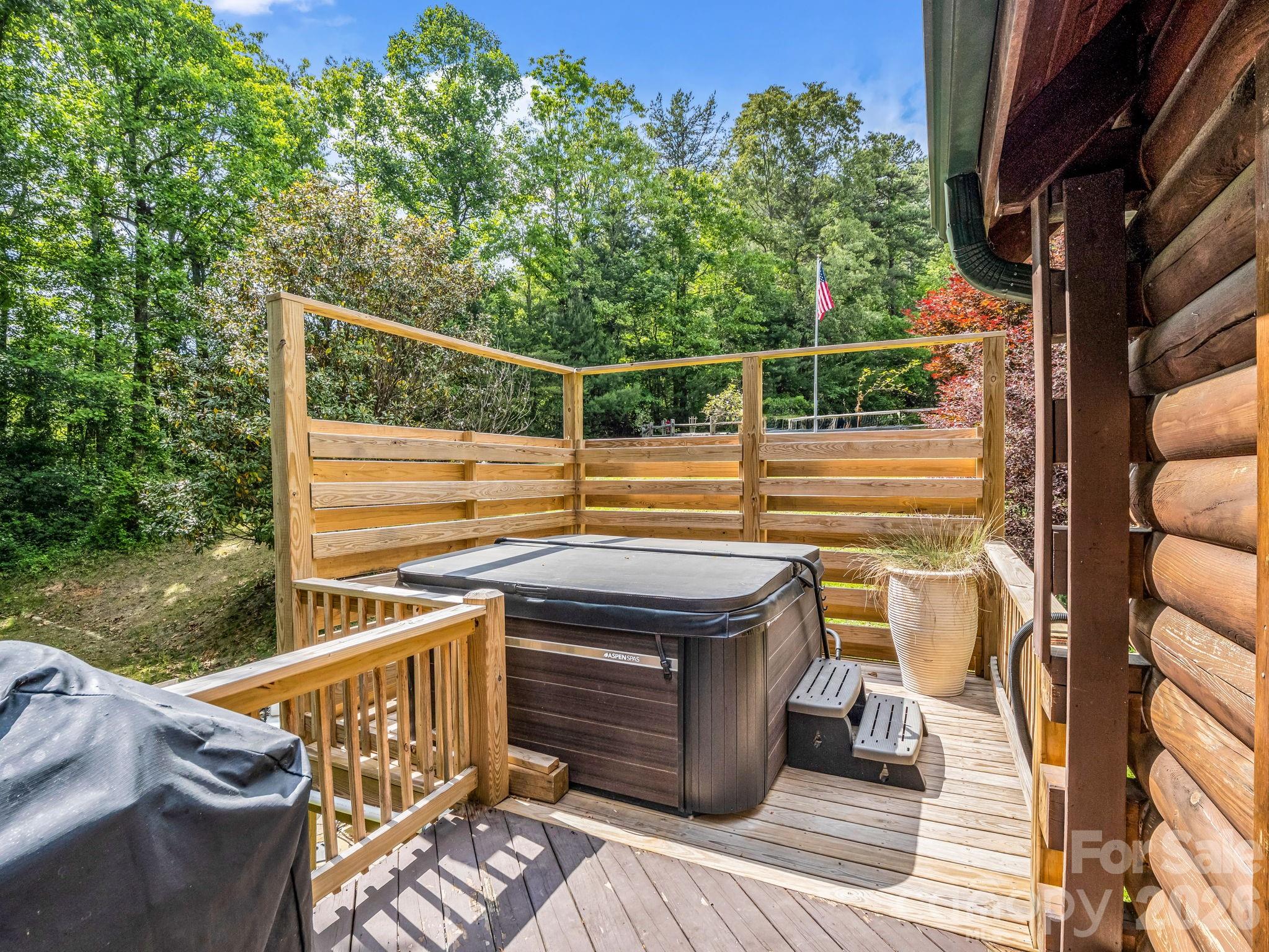 165 Dream Road — Hendersonville