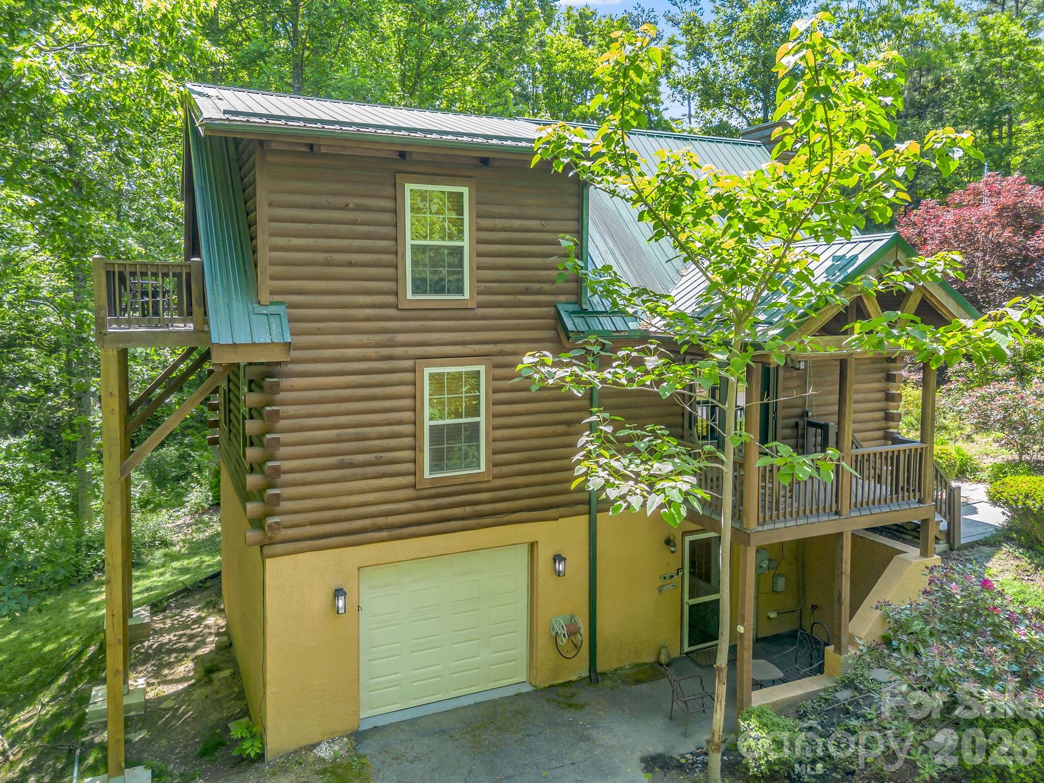 165 Dream Road — Hendersonville