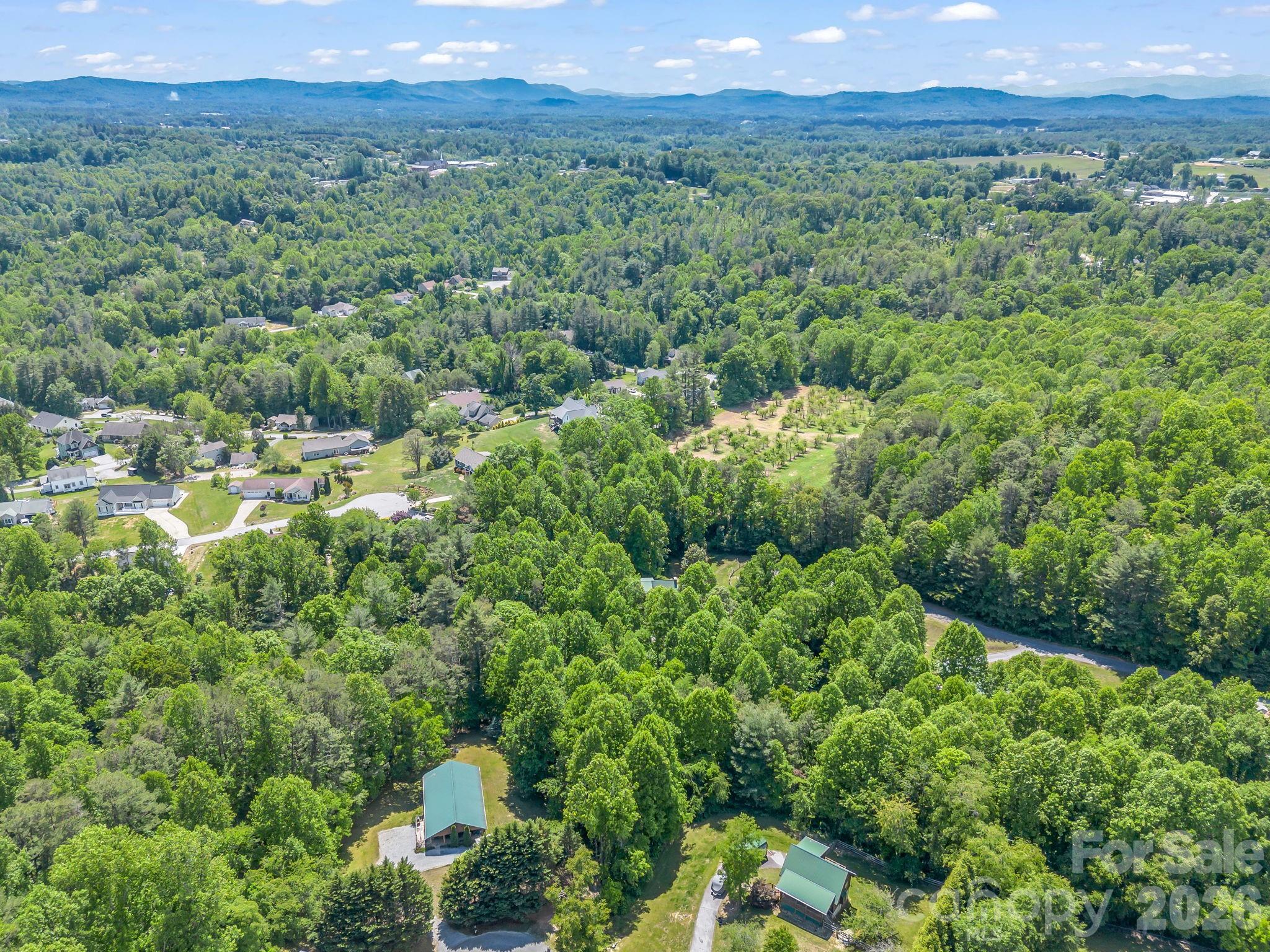 165 Dream Road — Hendersonville