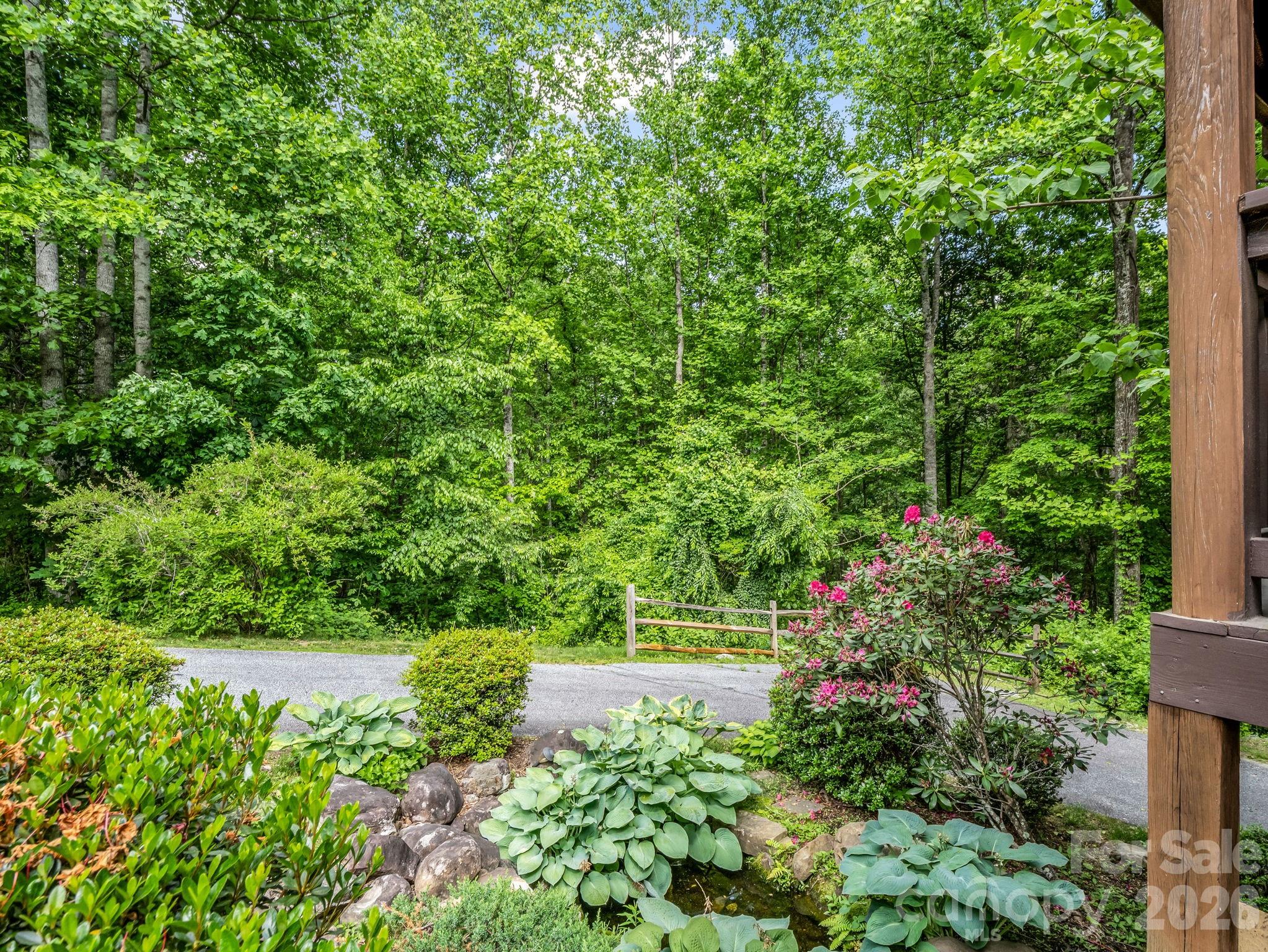 165 Dream Road — Hendersonville
