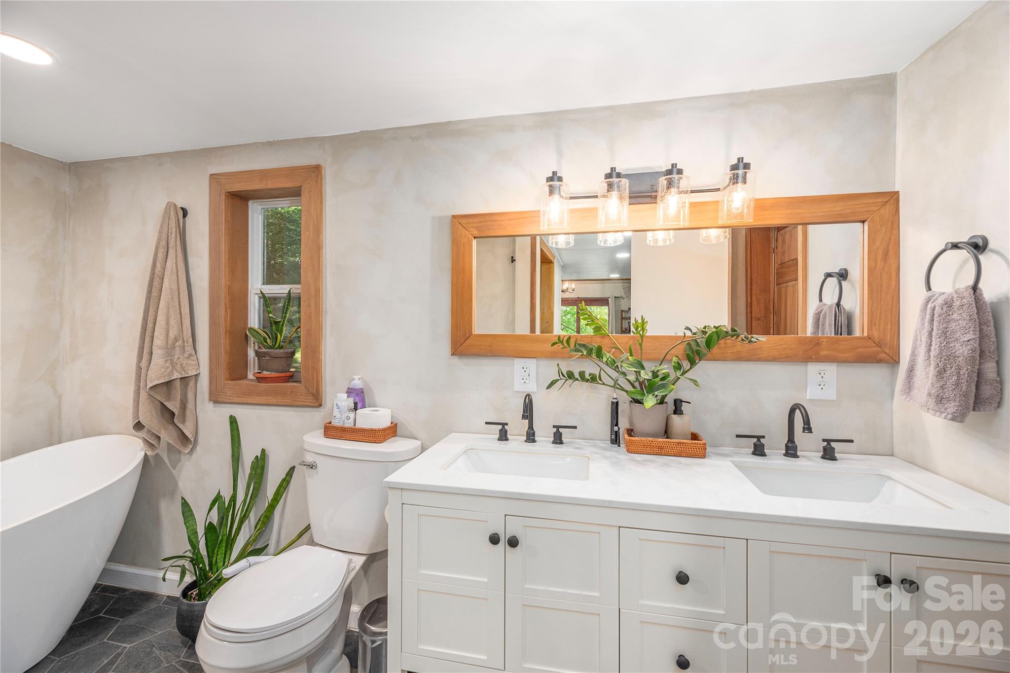 154 Timberside Drive — Mars Hill