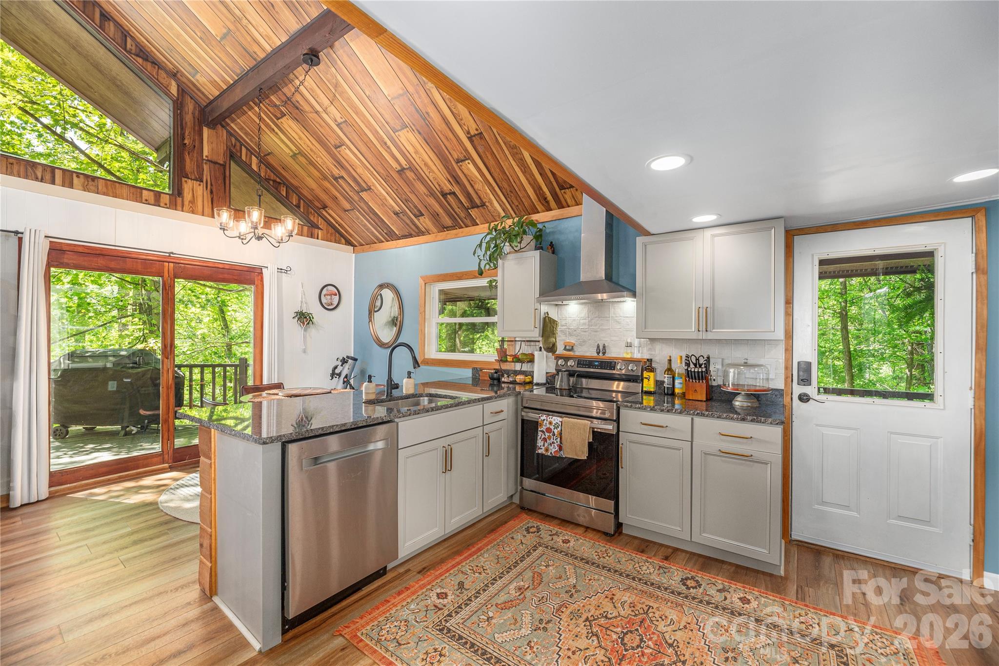 154 Timberside Drive — Mars Hill
