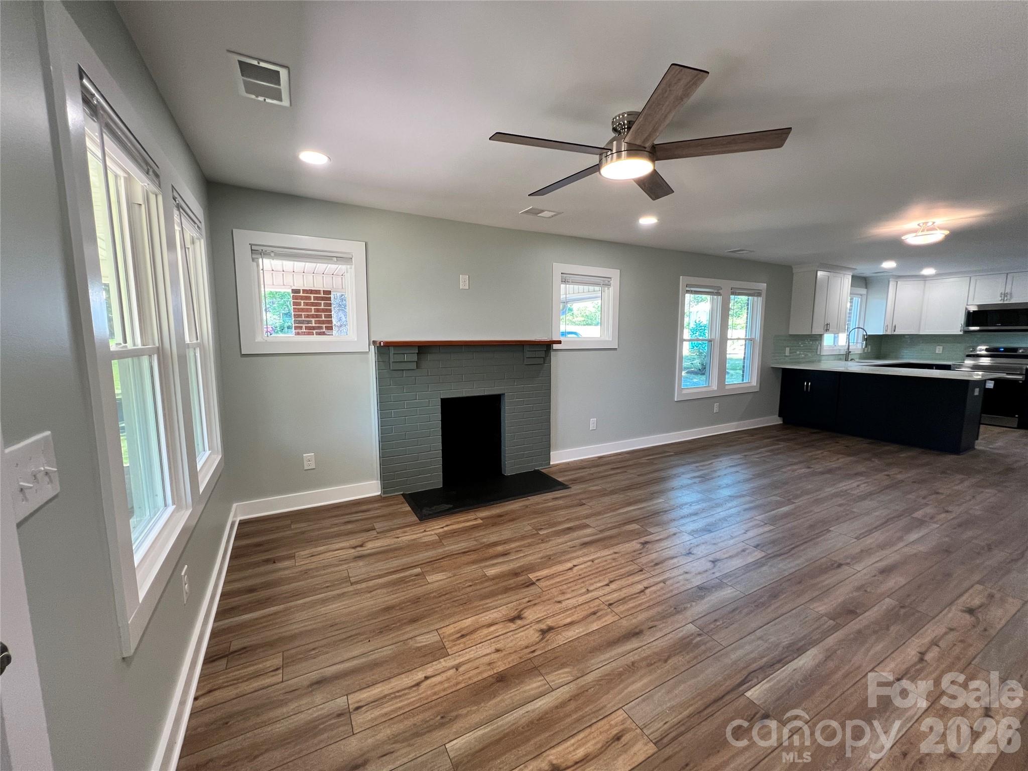 6337 US Highway 21 Highway — Jonesville