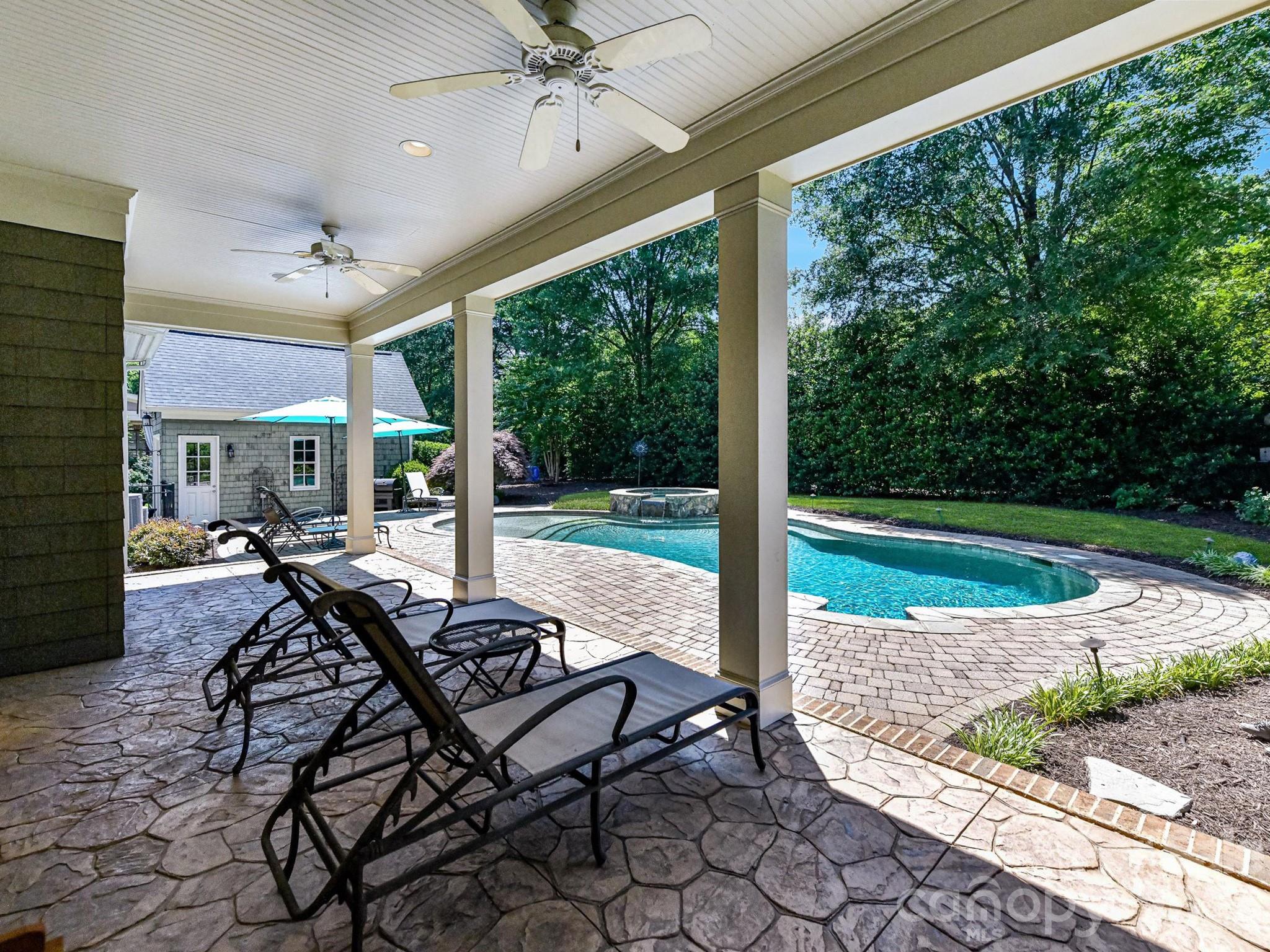 7805 Pemswood Street — Charlotte