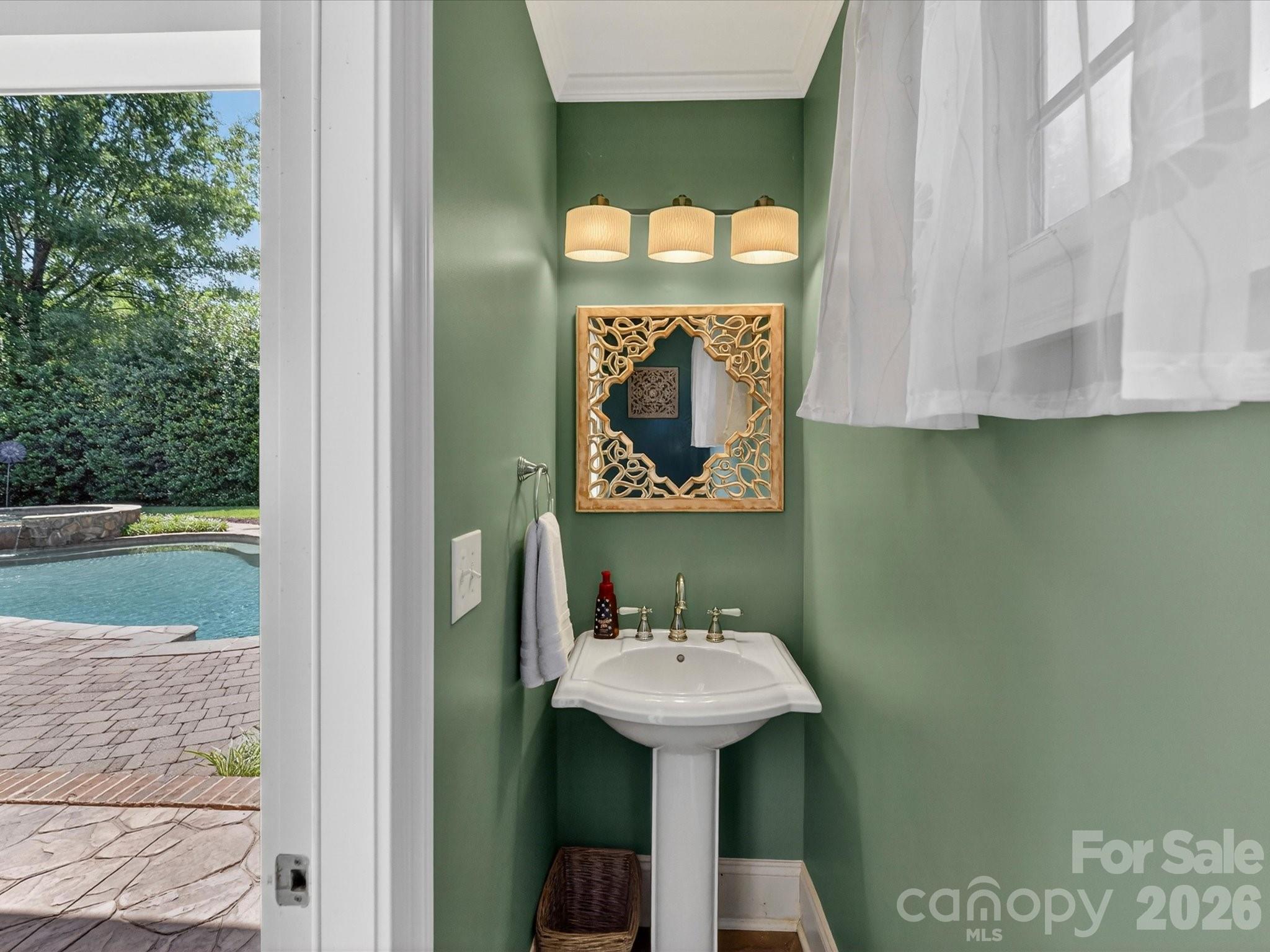 7805 Pemswood Street — Charlotte