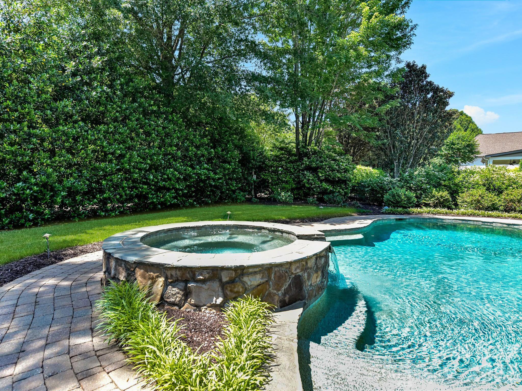7805 Pemswood Street — Charlotte