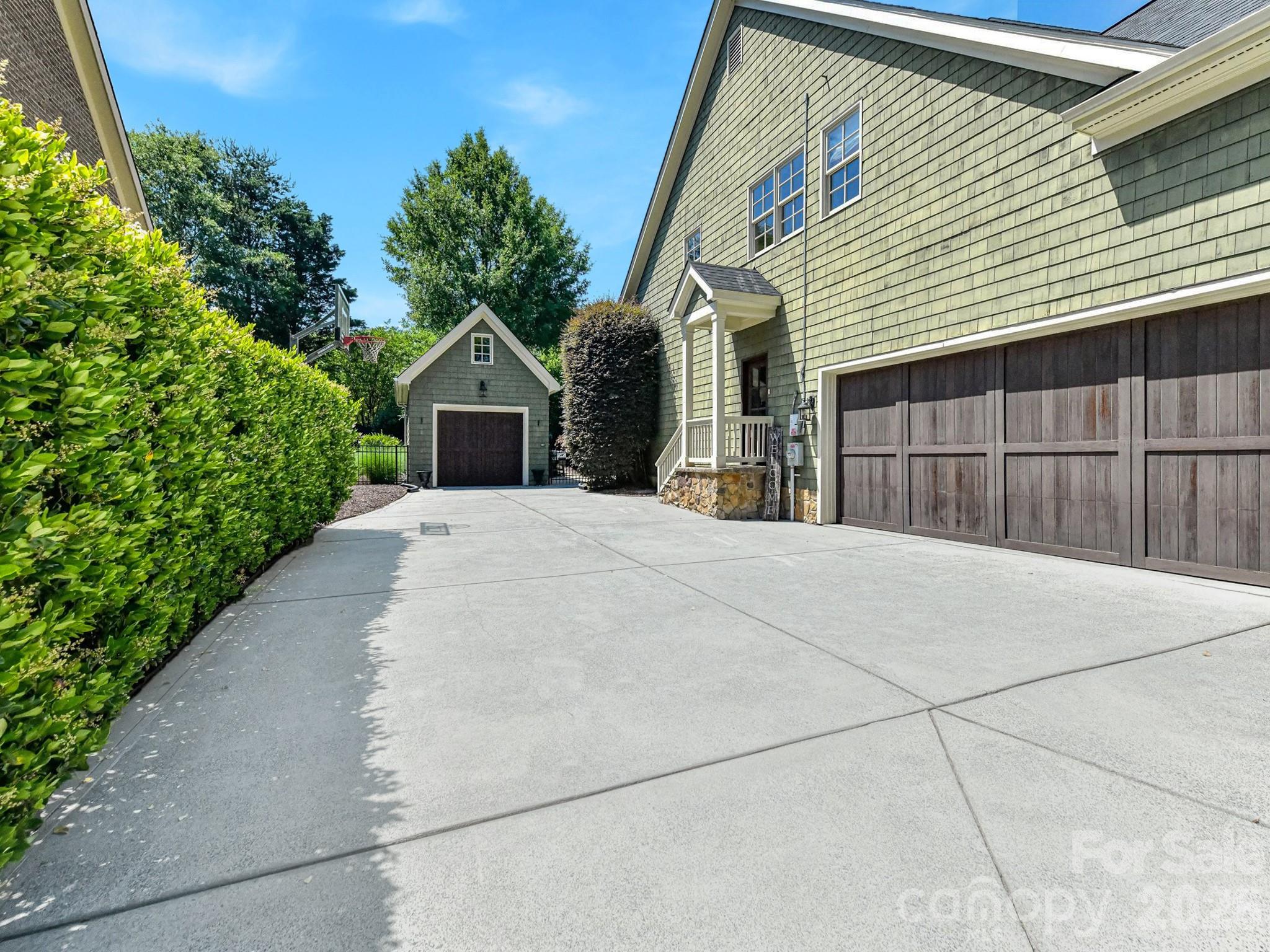 7805 Pemswood Street — Charlotte