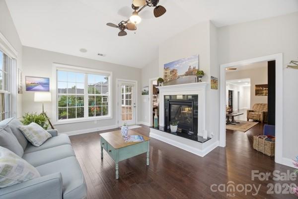 435 Trillium Way — Belmont