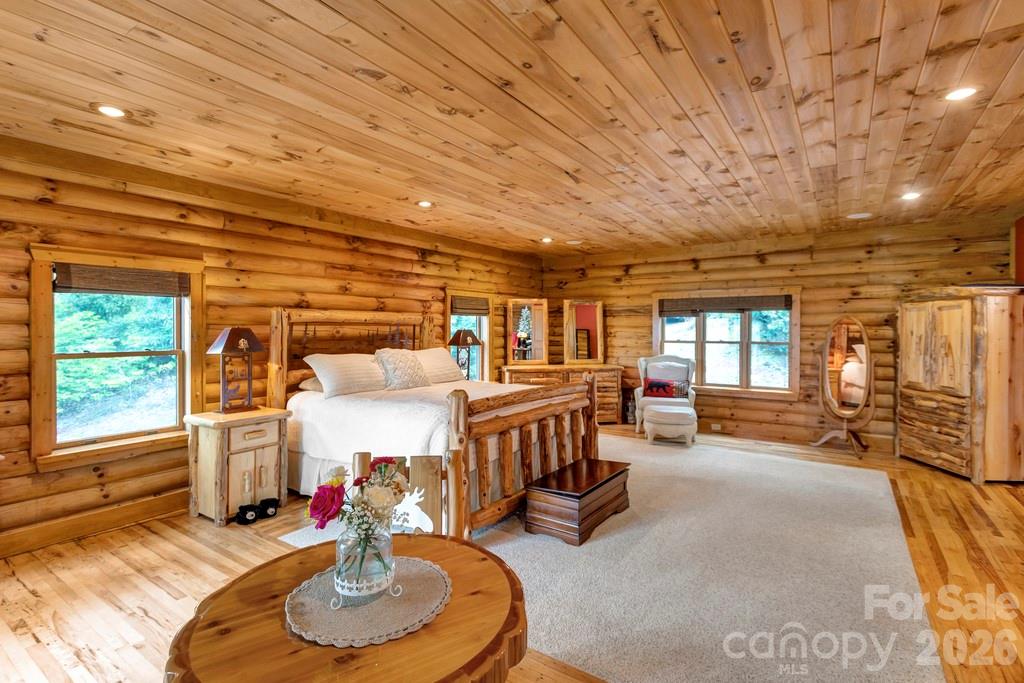 35 Falcon Crest Loop — Maggie Valley