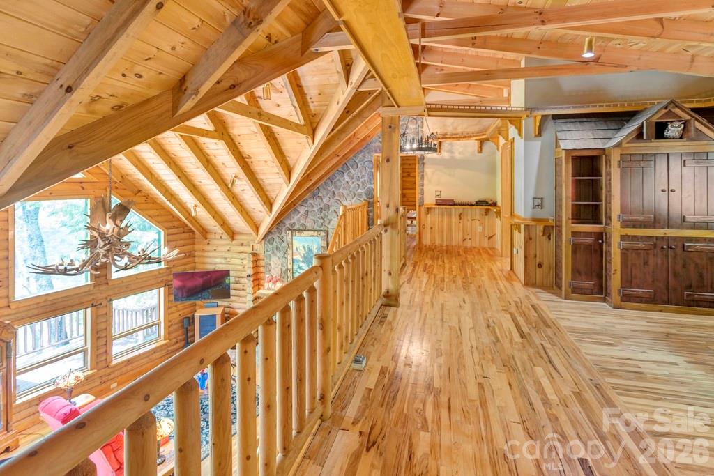 35 Falcon Crest Loop — Maggie Valley