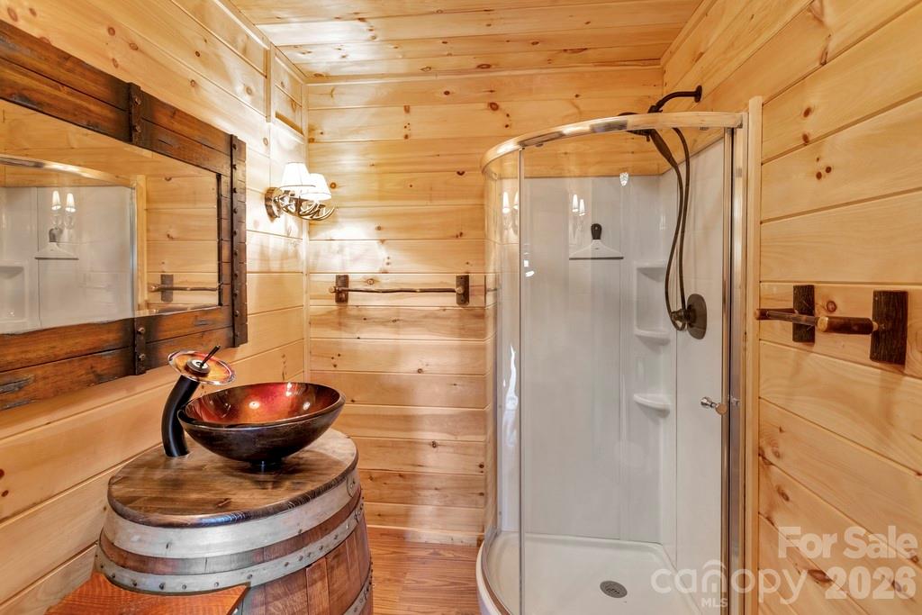 35 Falcon Crest Loop — Maggie Valley