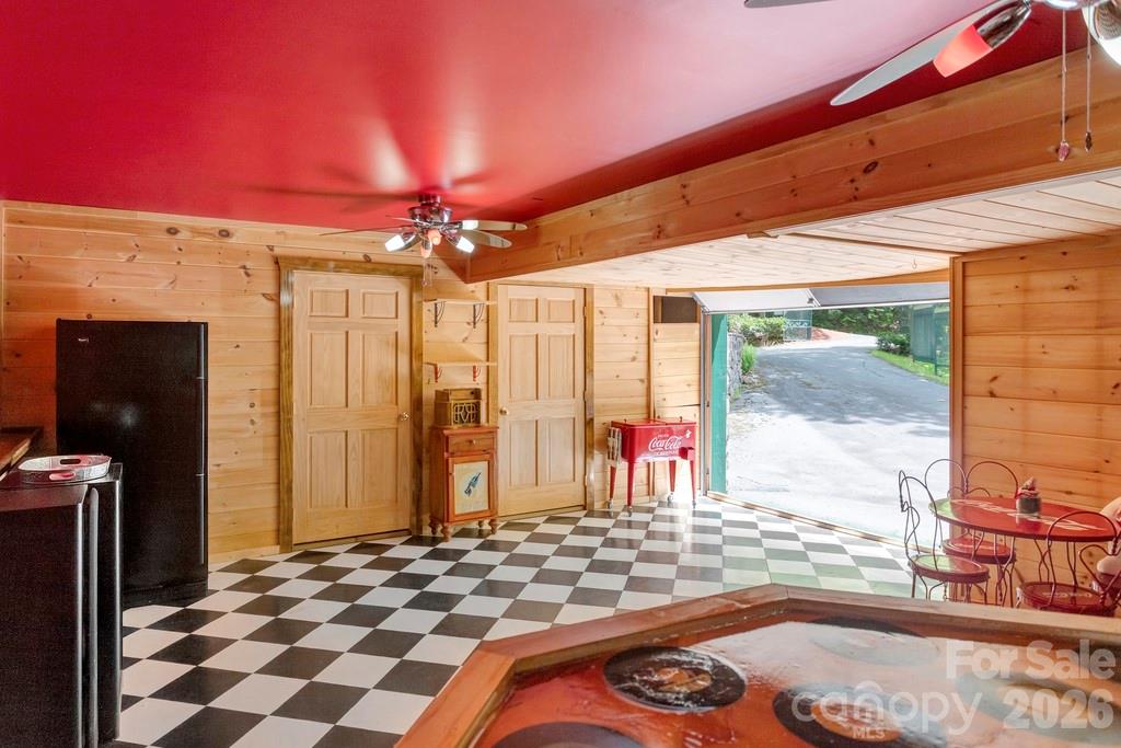 35 Falcon Crest Loop — Maggie Valley