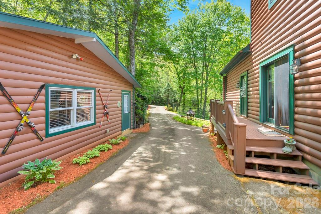 35 Falcon Crest Loop — Maggie Valley