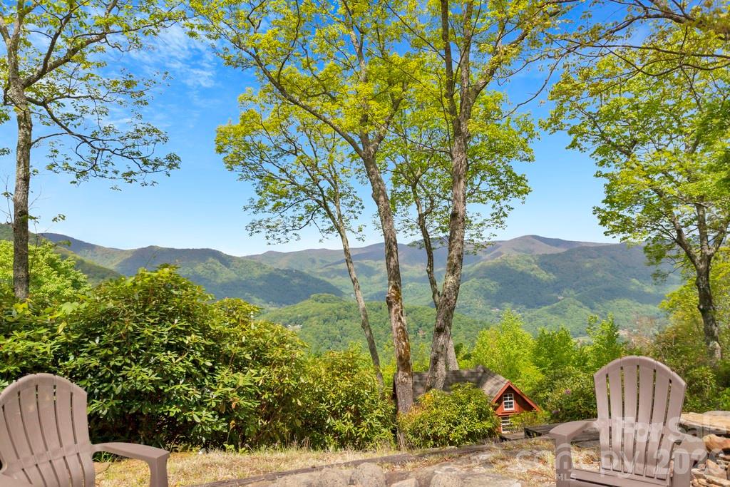 35 Falcon Crest Loop — Maggie Valley