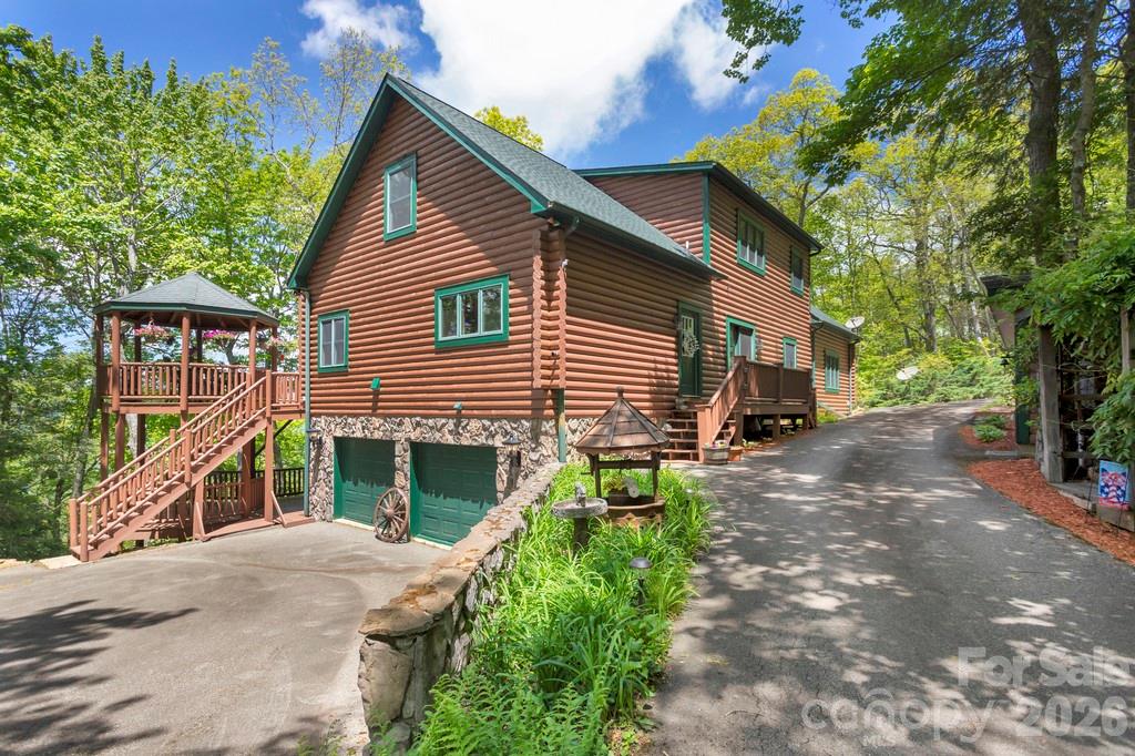 35 Falcon Crest Loop — Maggie Valley
