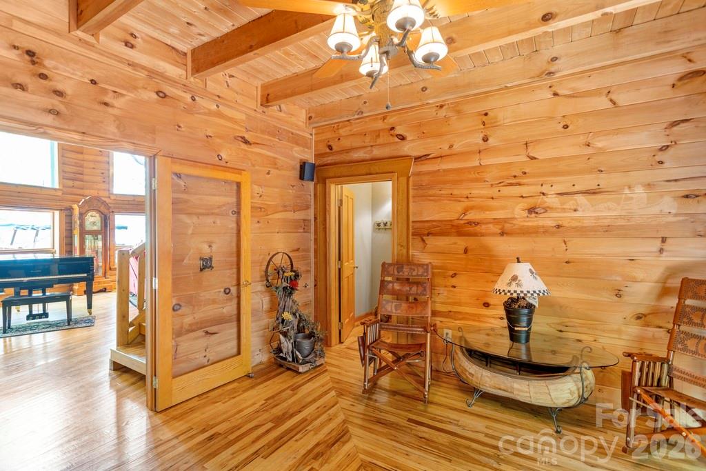 35 Falcon Crest Loop — Maggie Valley