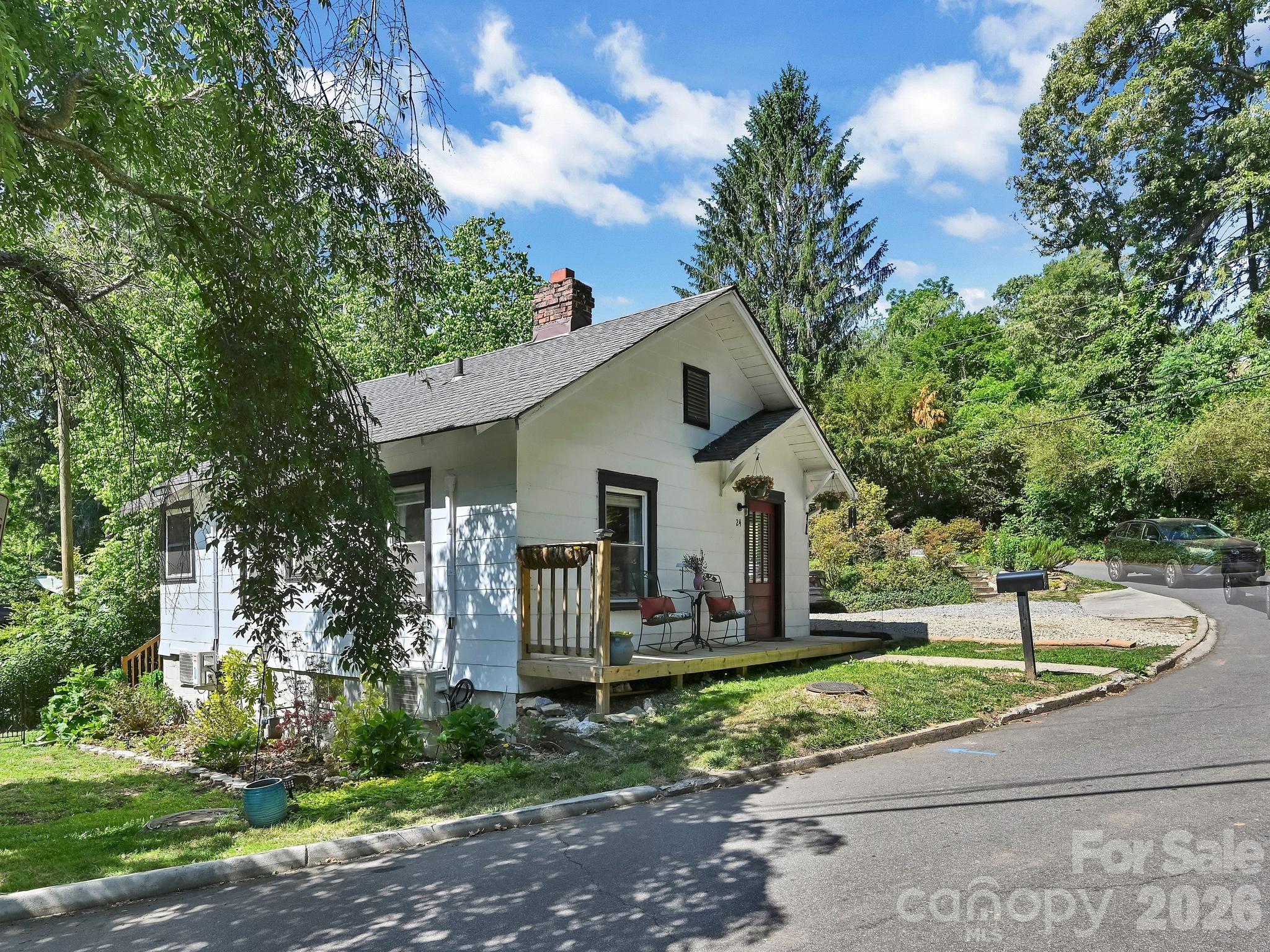 24 Chatham Road — Asheville
