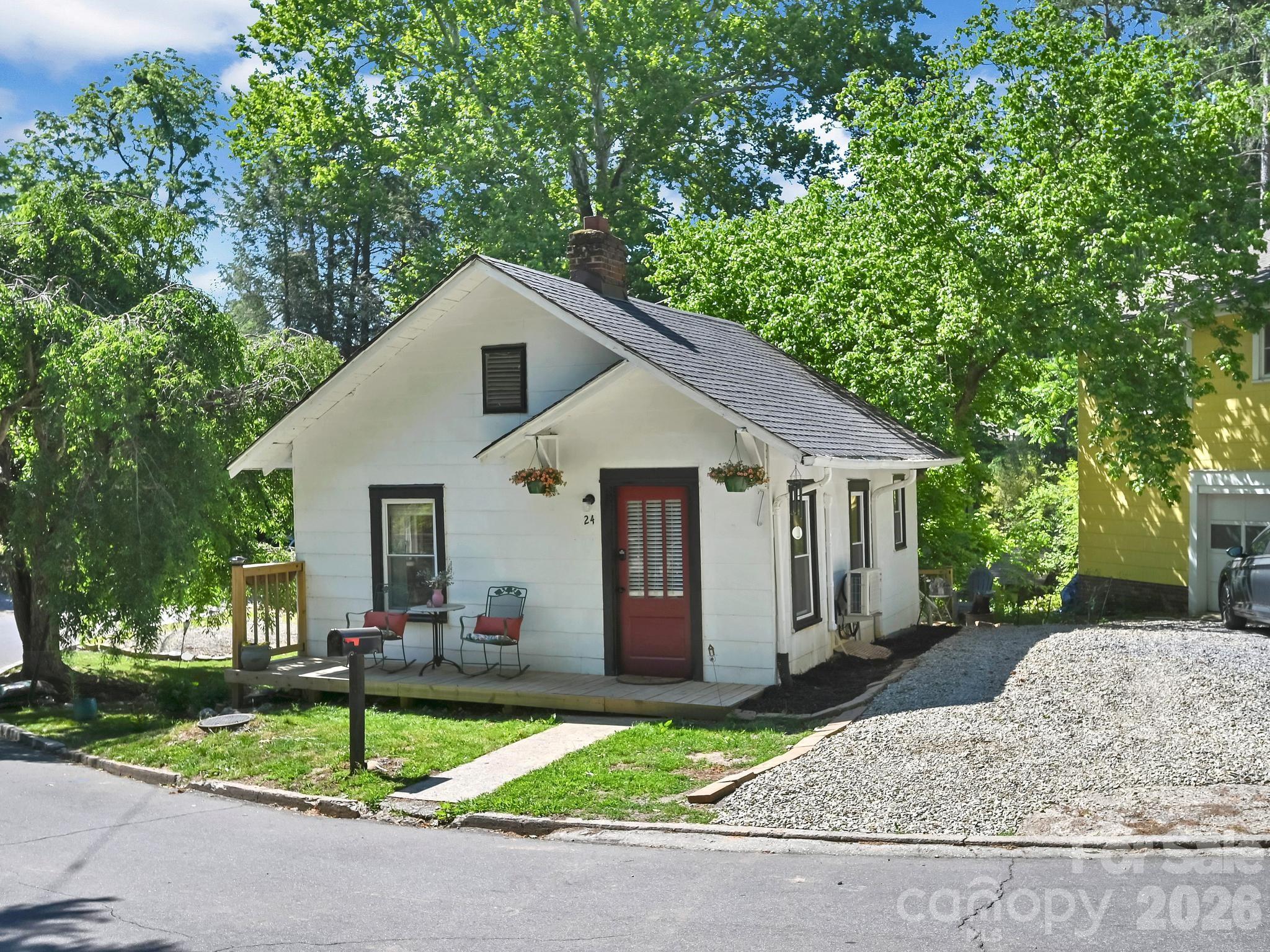 24 Chatham Road — Asheville