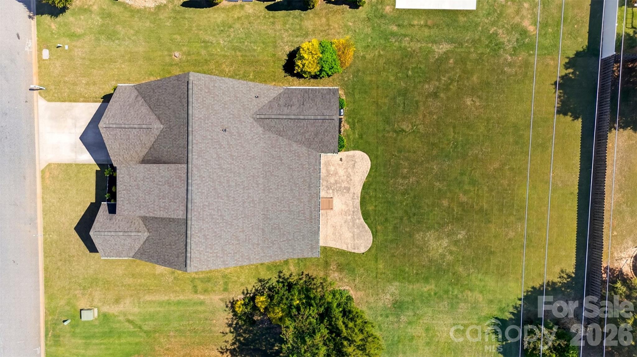 415 S Pendernale Drive — Moore