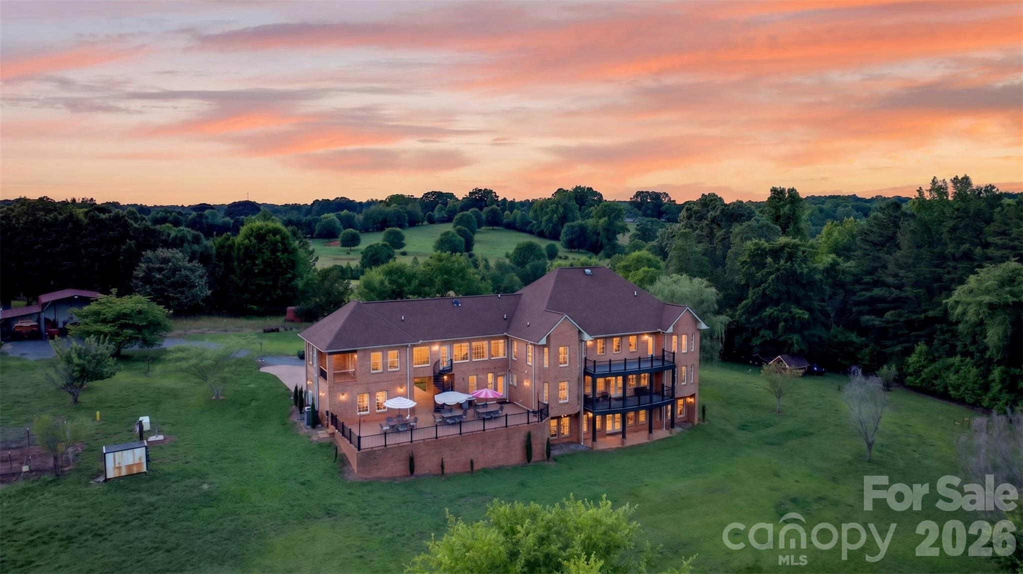 502 Hickory Hollow Road — Inman