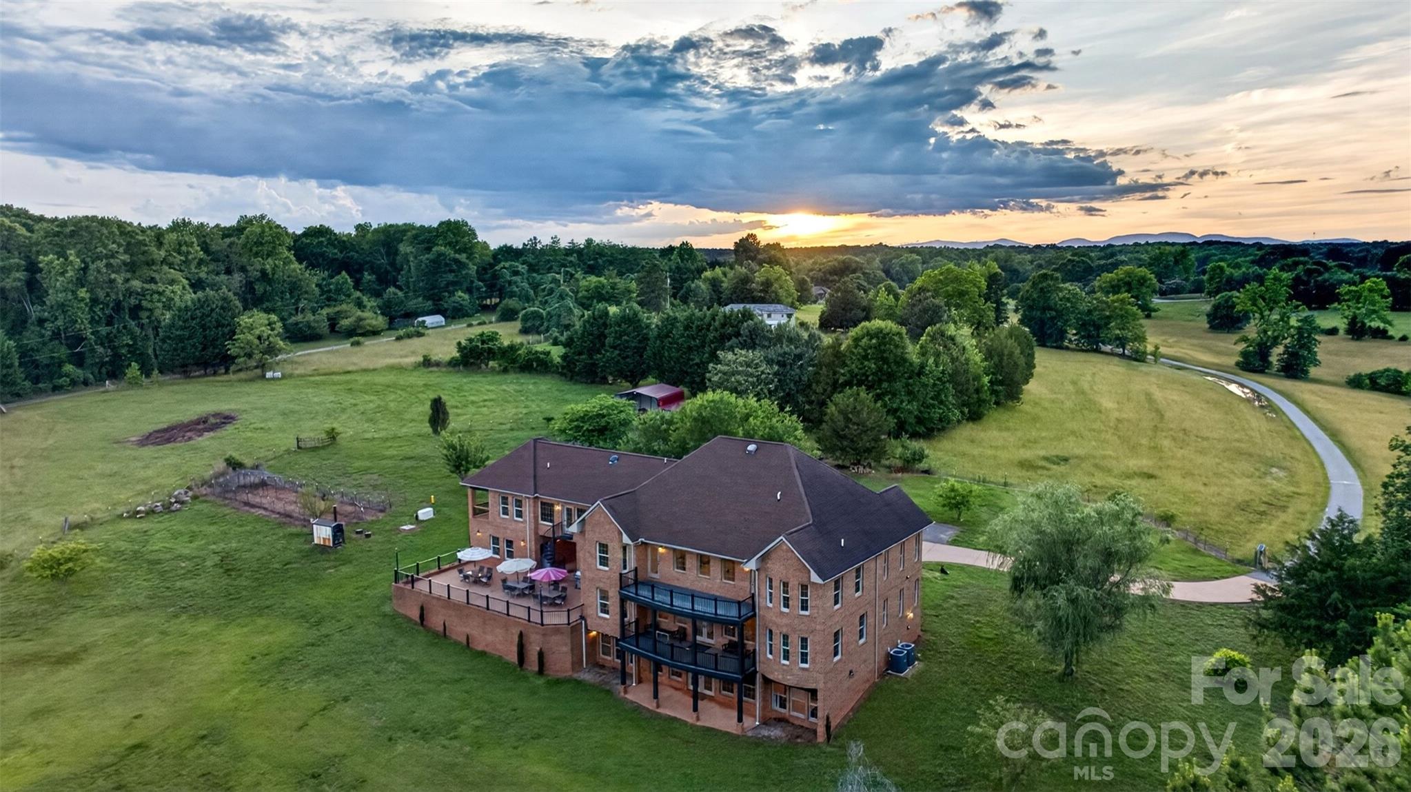 502 Hickory Hollow Road — Inman