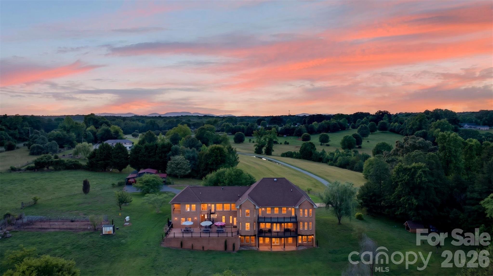 502 Hickory Hollow Road — Inman