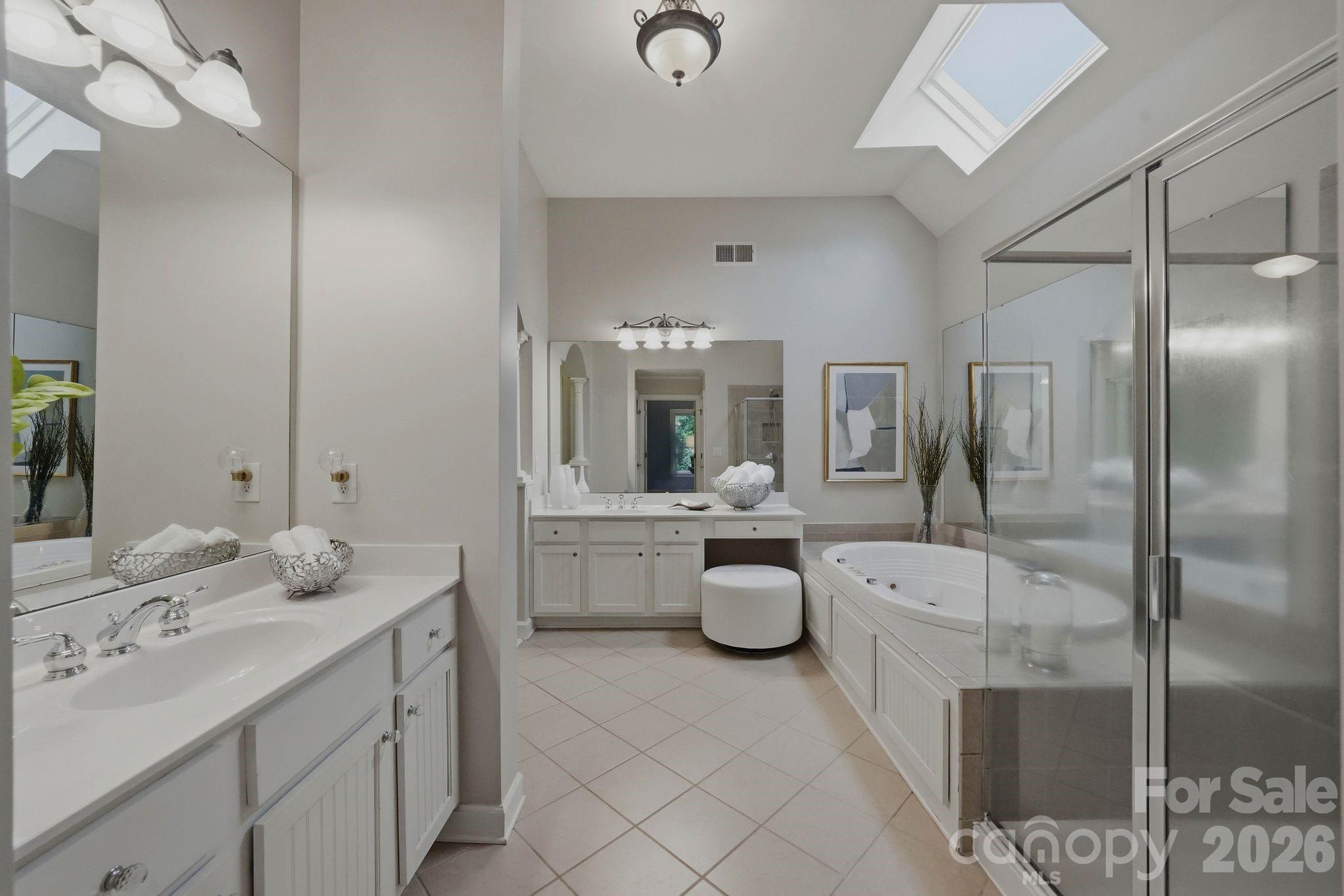 1107 Doverstone Court — Matthews