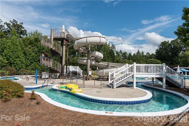 1107 Doverstone Court — Matthews