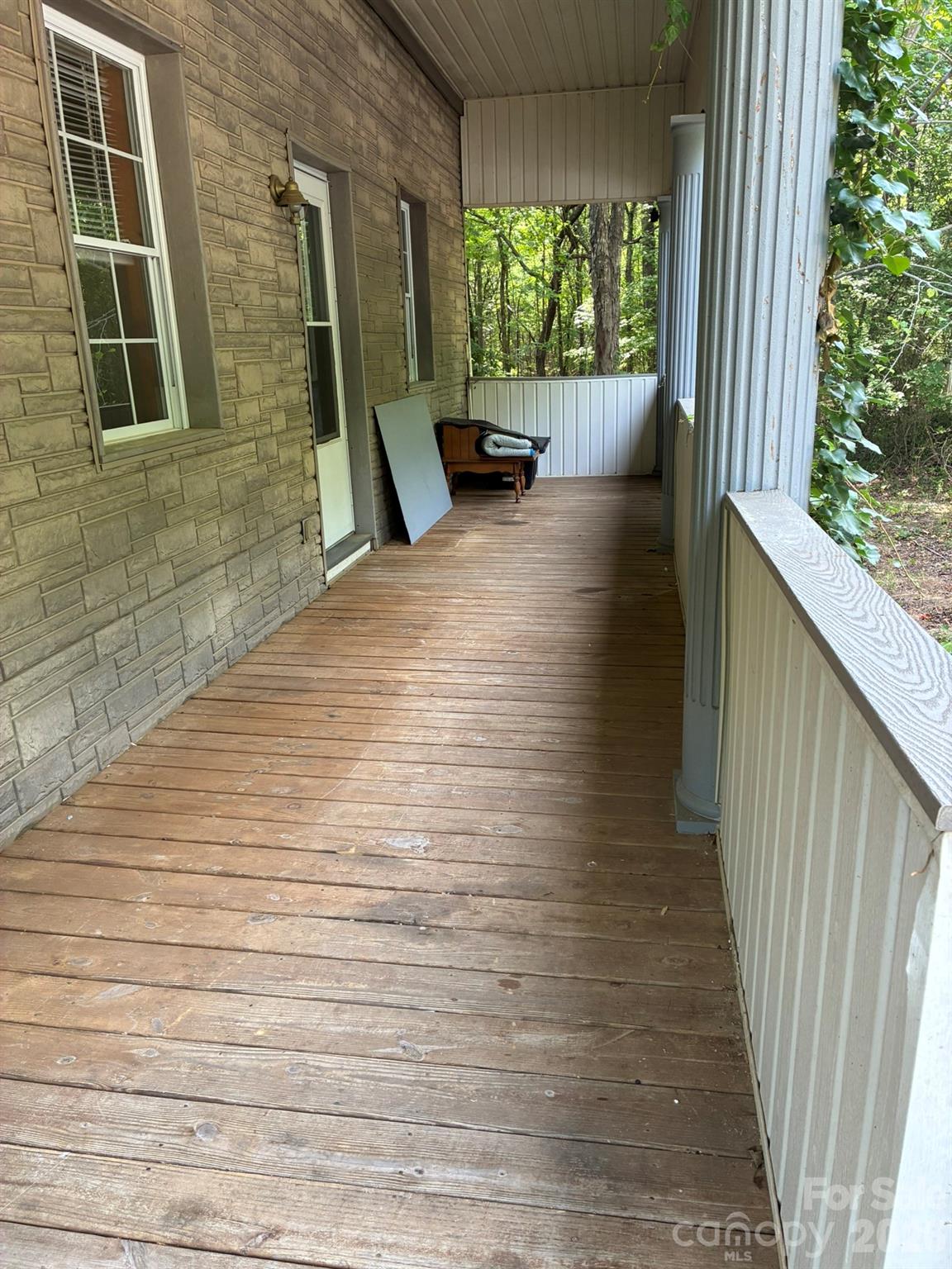 2051 Sutton Spring Road — York