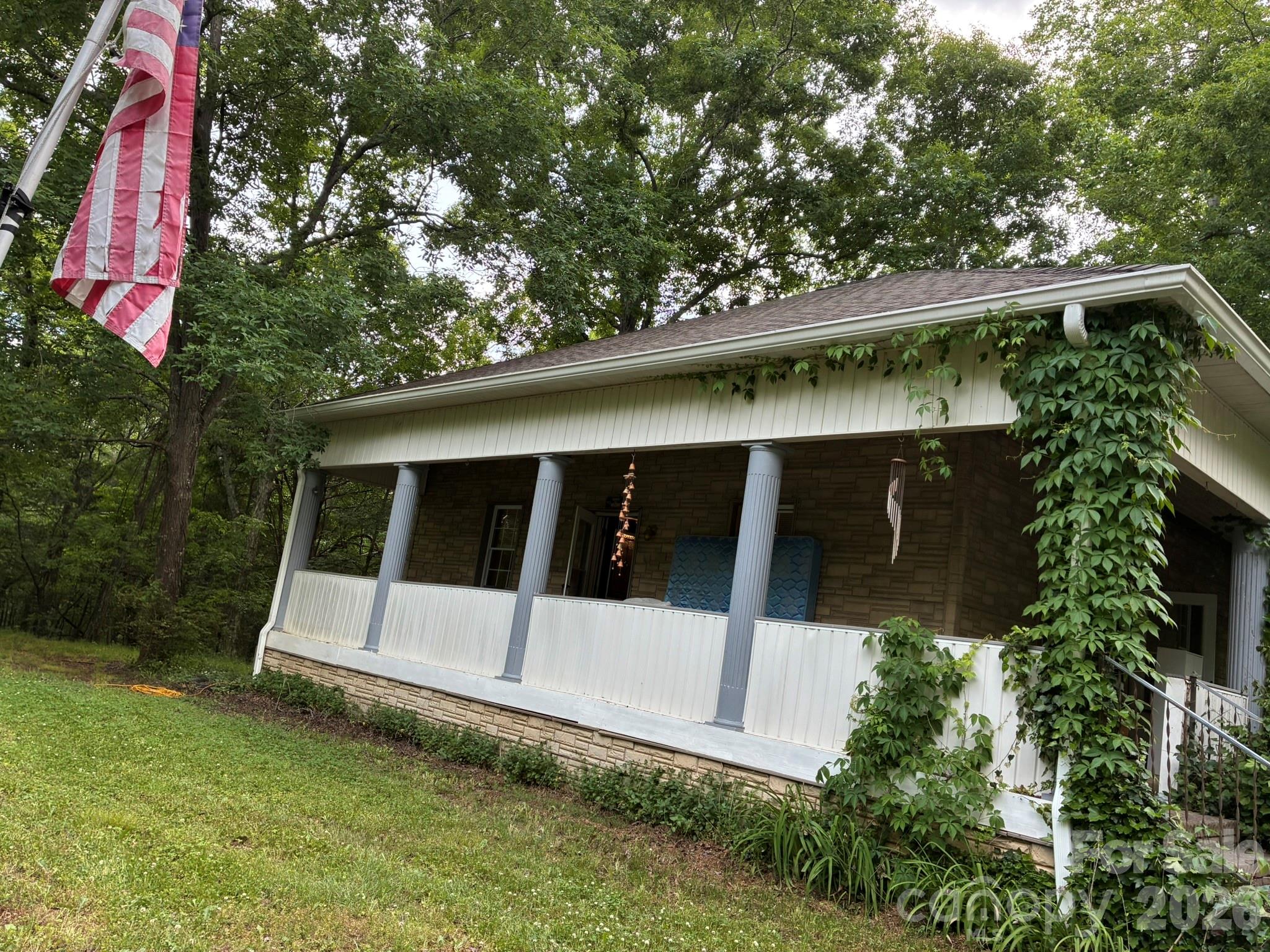 2051 Sutton Spring Road — York
