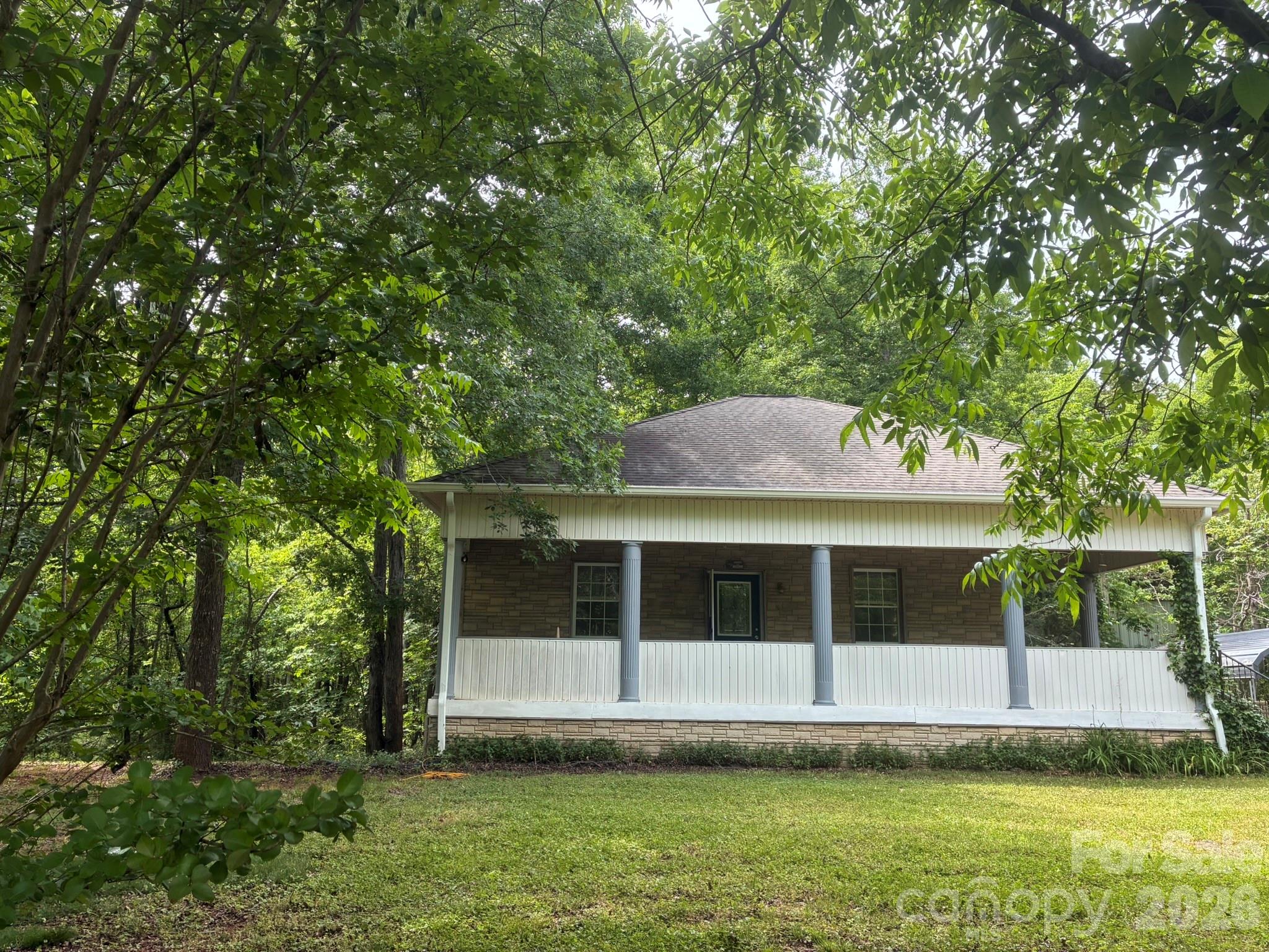 2051 Sutton Spring Road — York