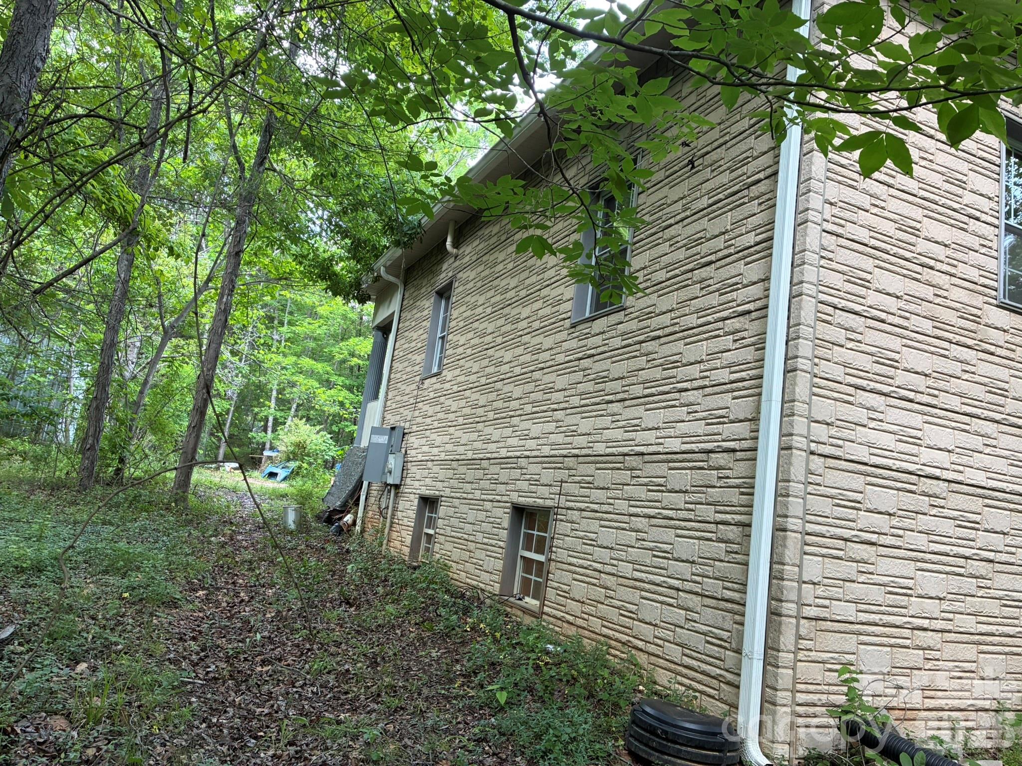 2051 Sutton Spring Road — York