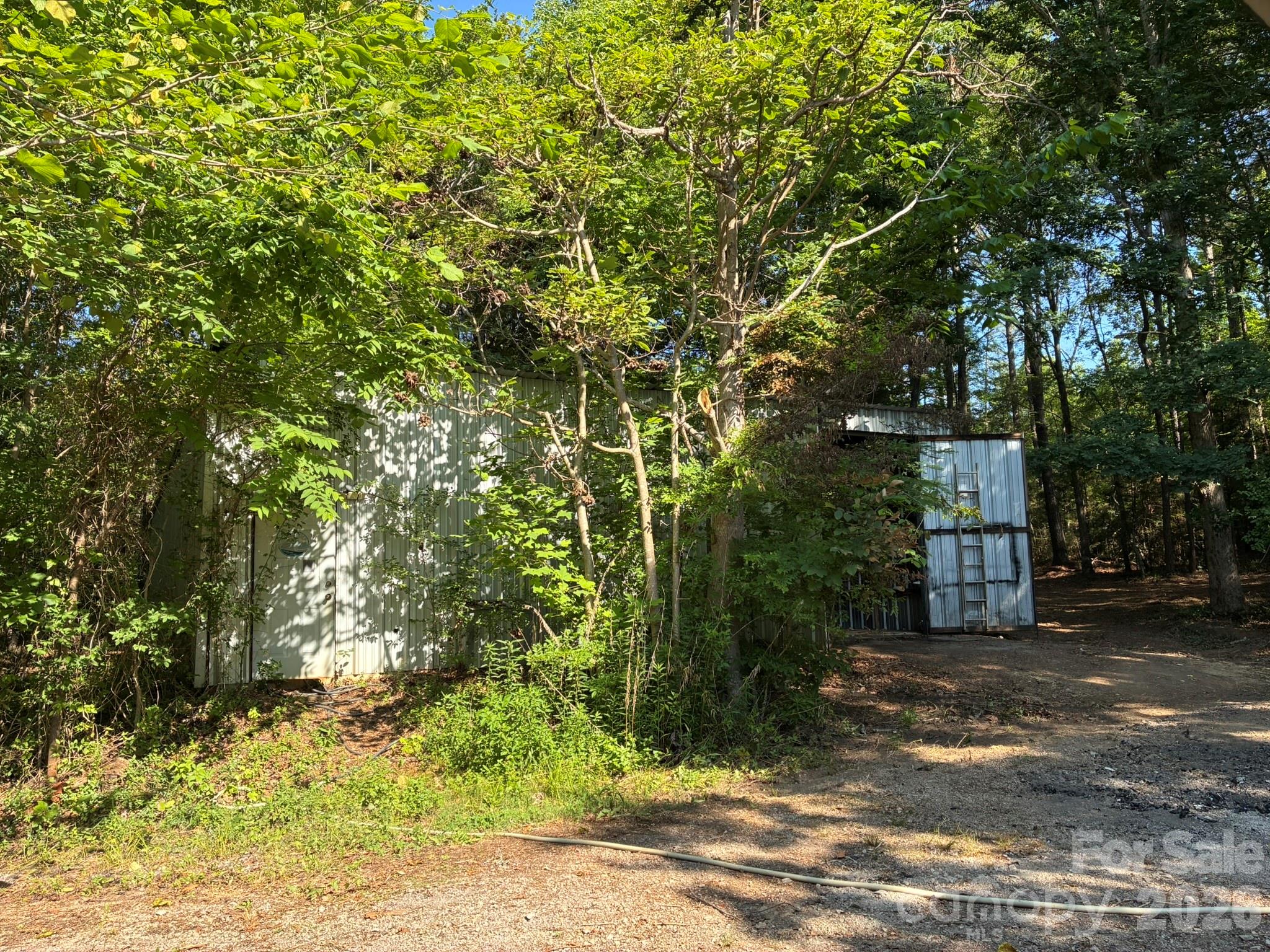 2051 Sutton Spring Road — York