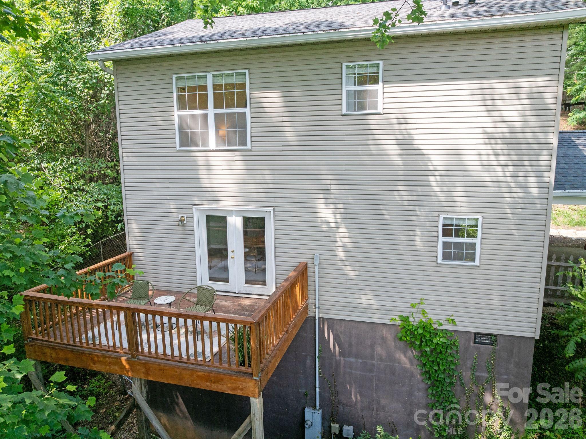 1 Pickwick Road — Asheville