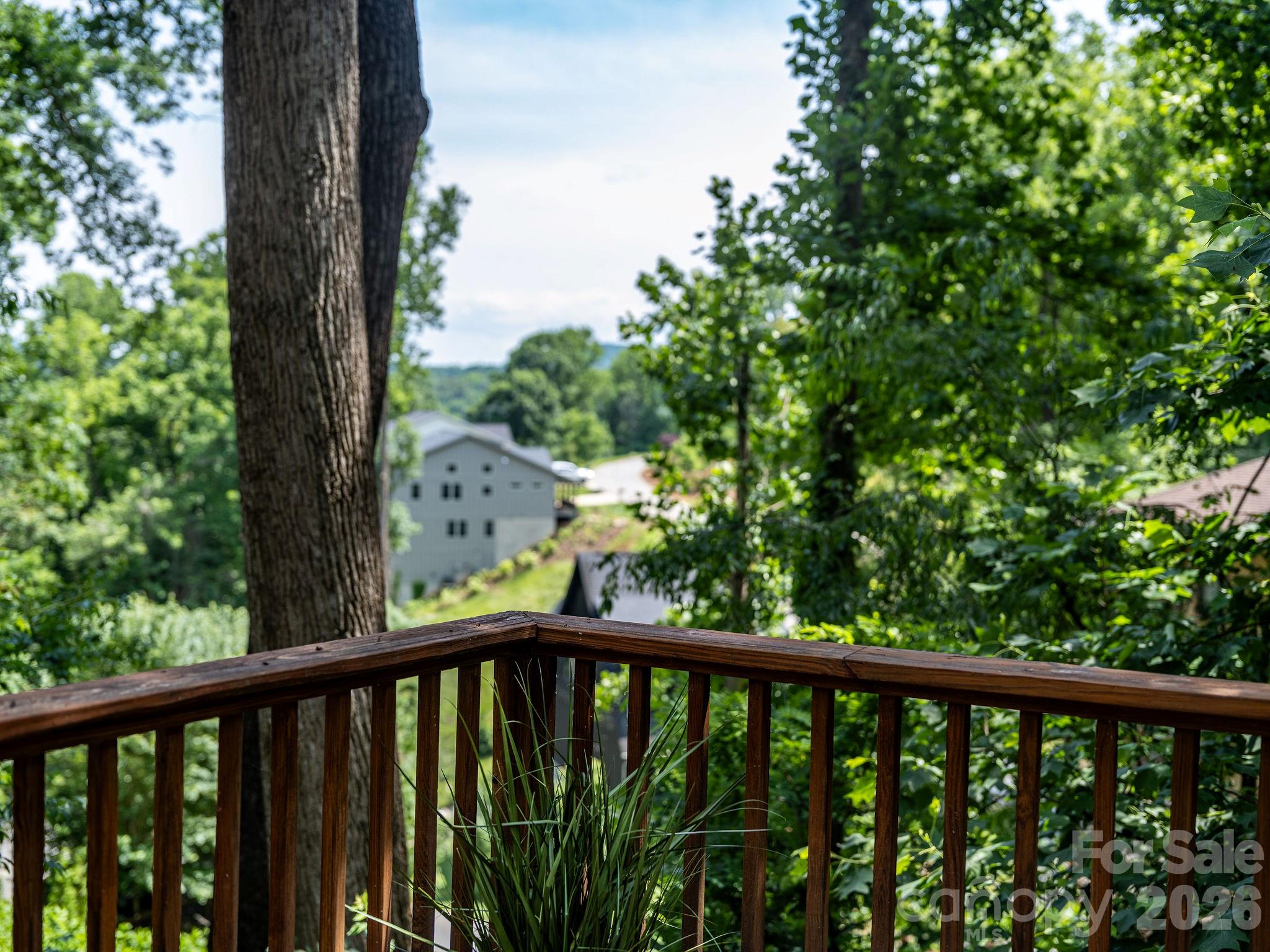 1 Pickwick Road — Asheville
