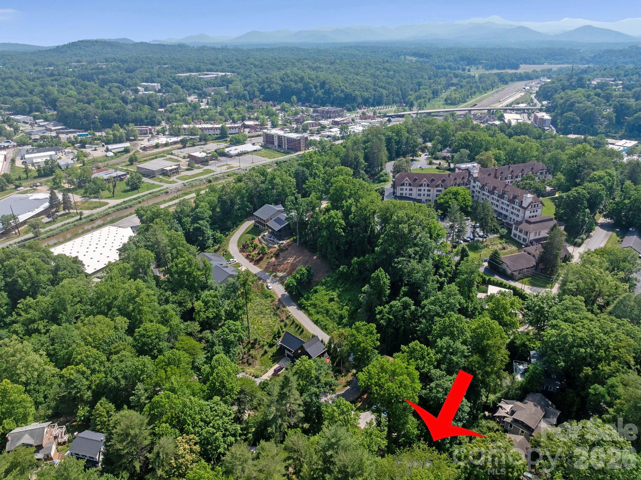 1 Pickwick Road — Asheville