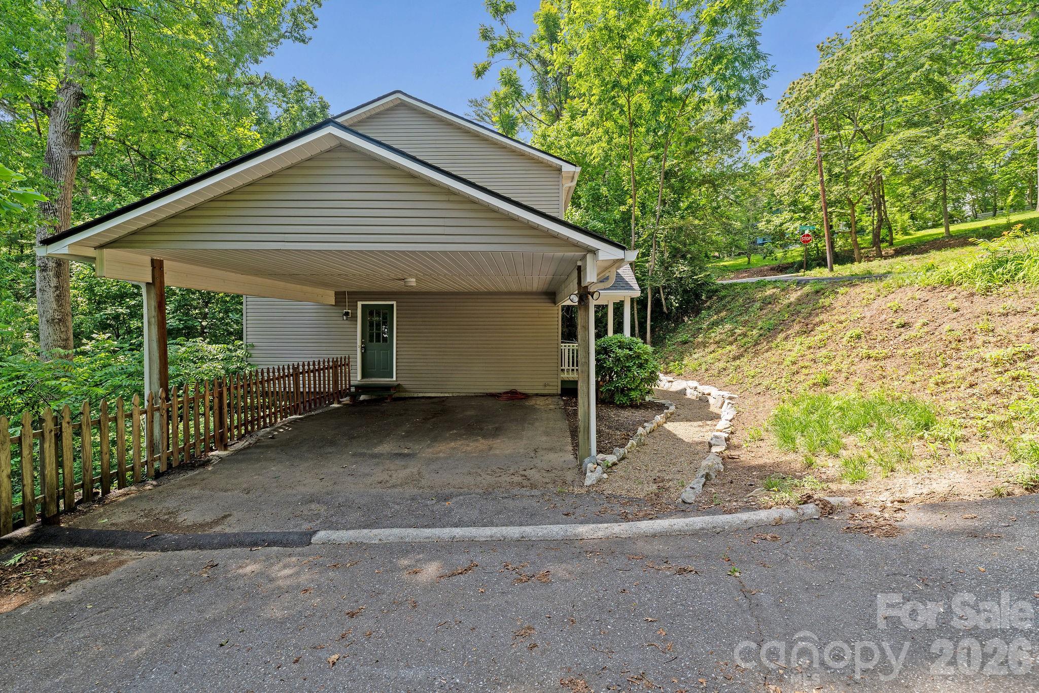 1 Pickwick Road — Asheville