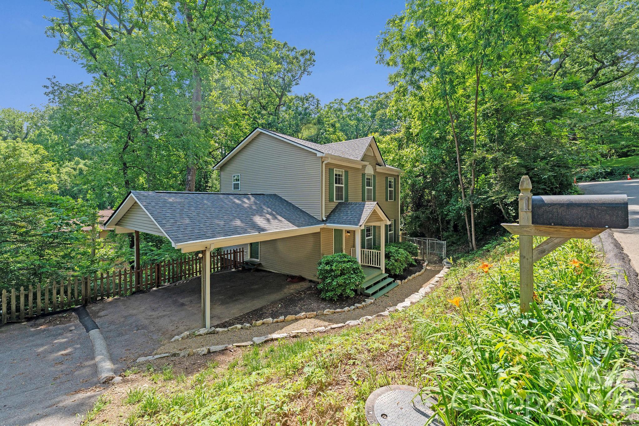 1 Pickwick Road — Asheville