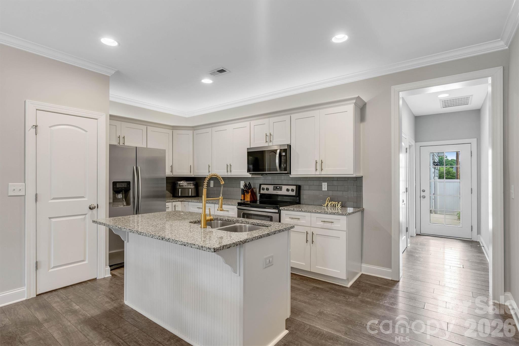 1148 Almerton Drive — Denver
